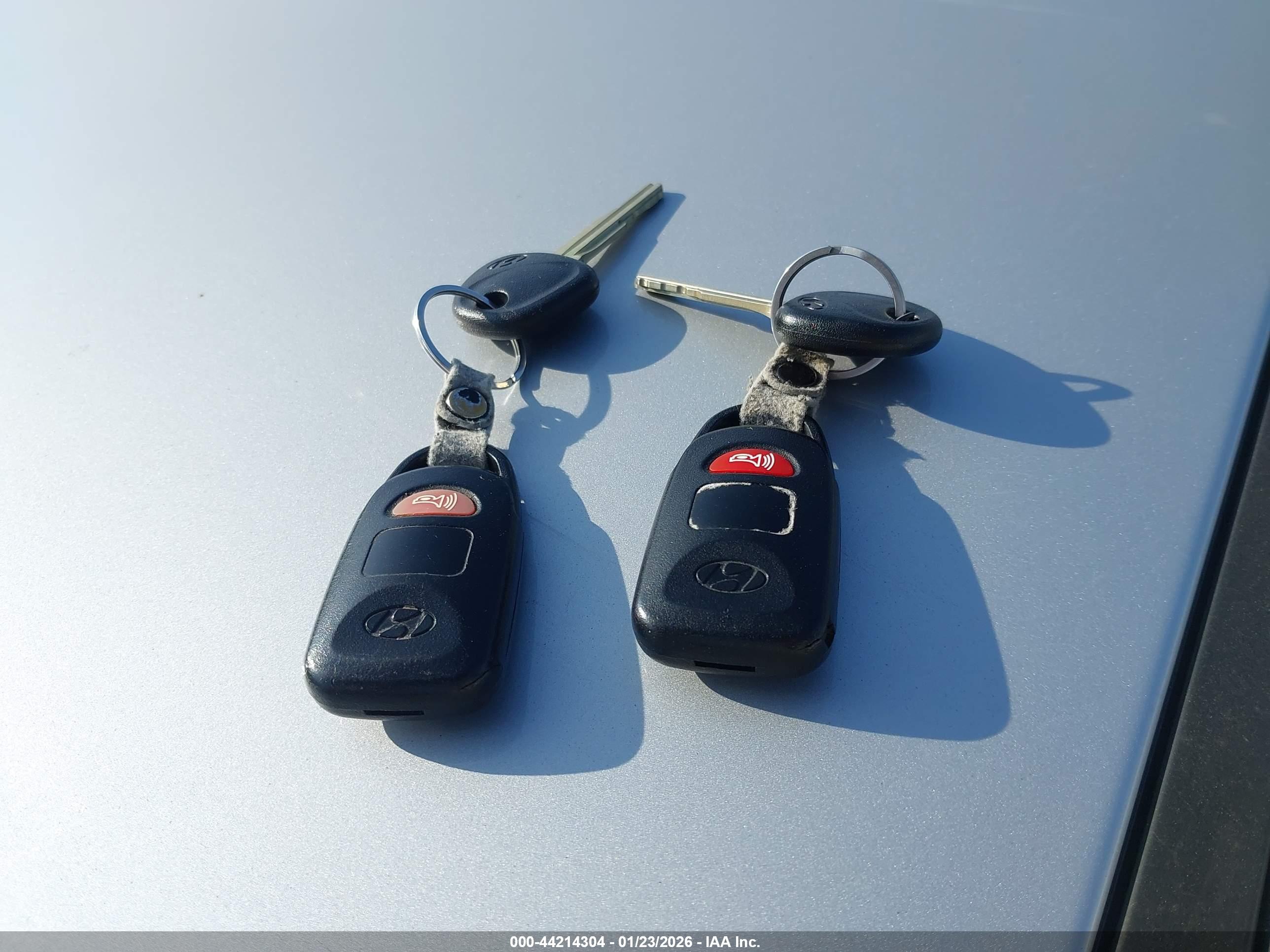 HYUNDAI ELANTRA image 11