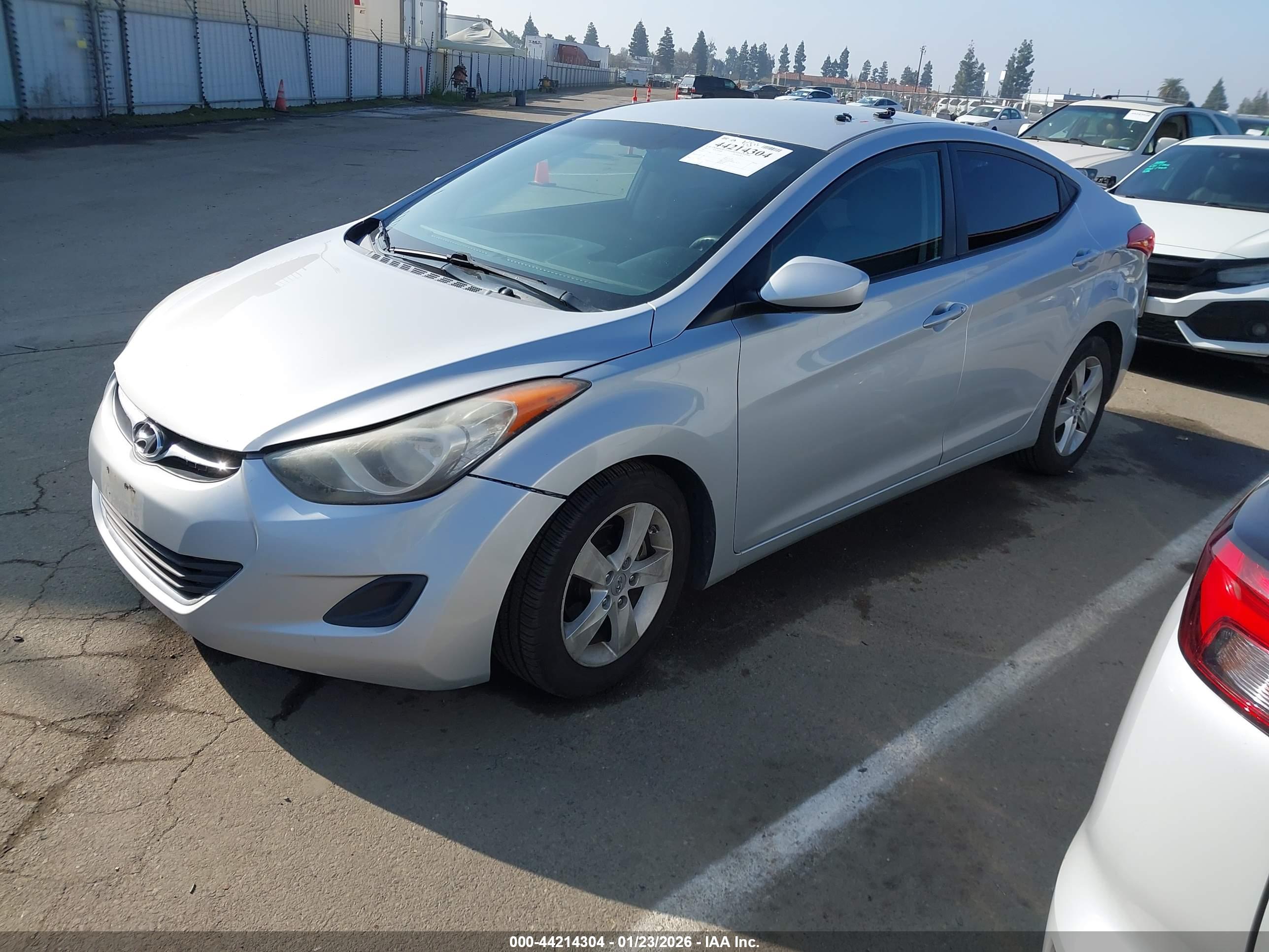 HYUNDAI ELANTRA image 2