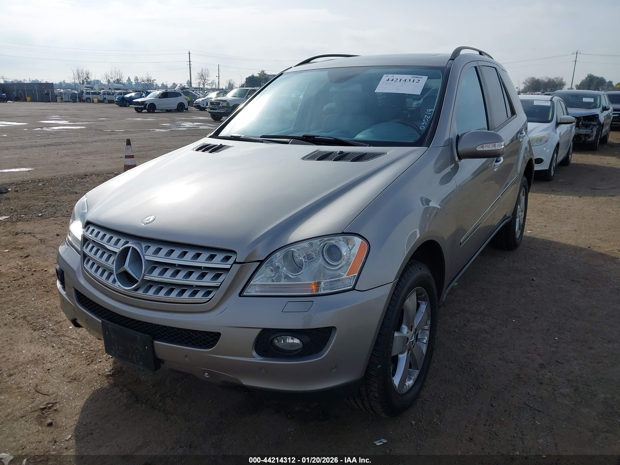 MERCEDES-BENZ ML image 2