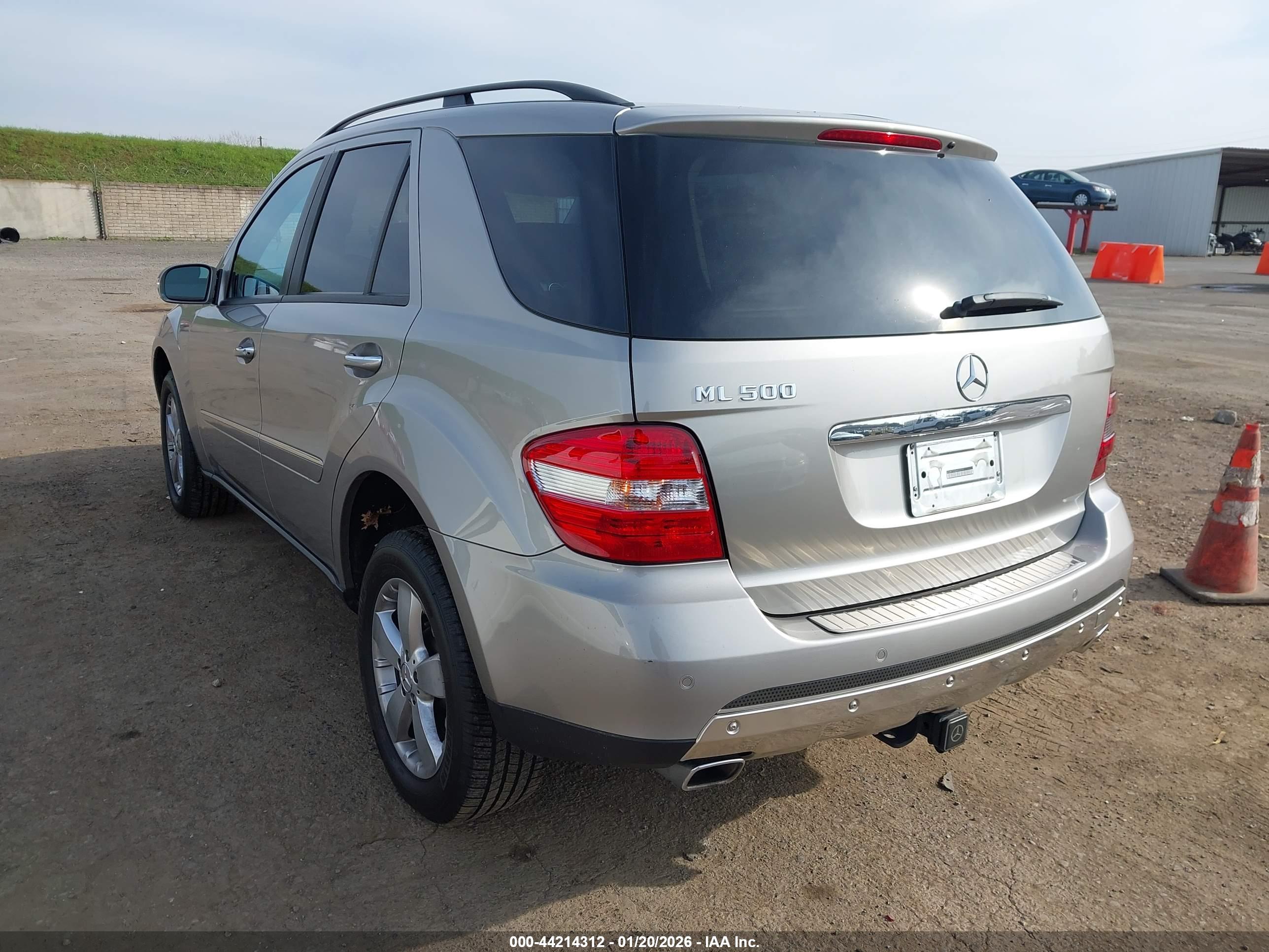 MERCEDES-BENZ ML image 3