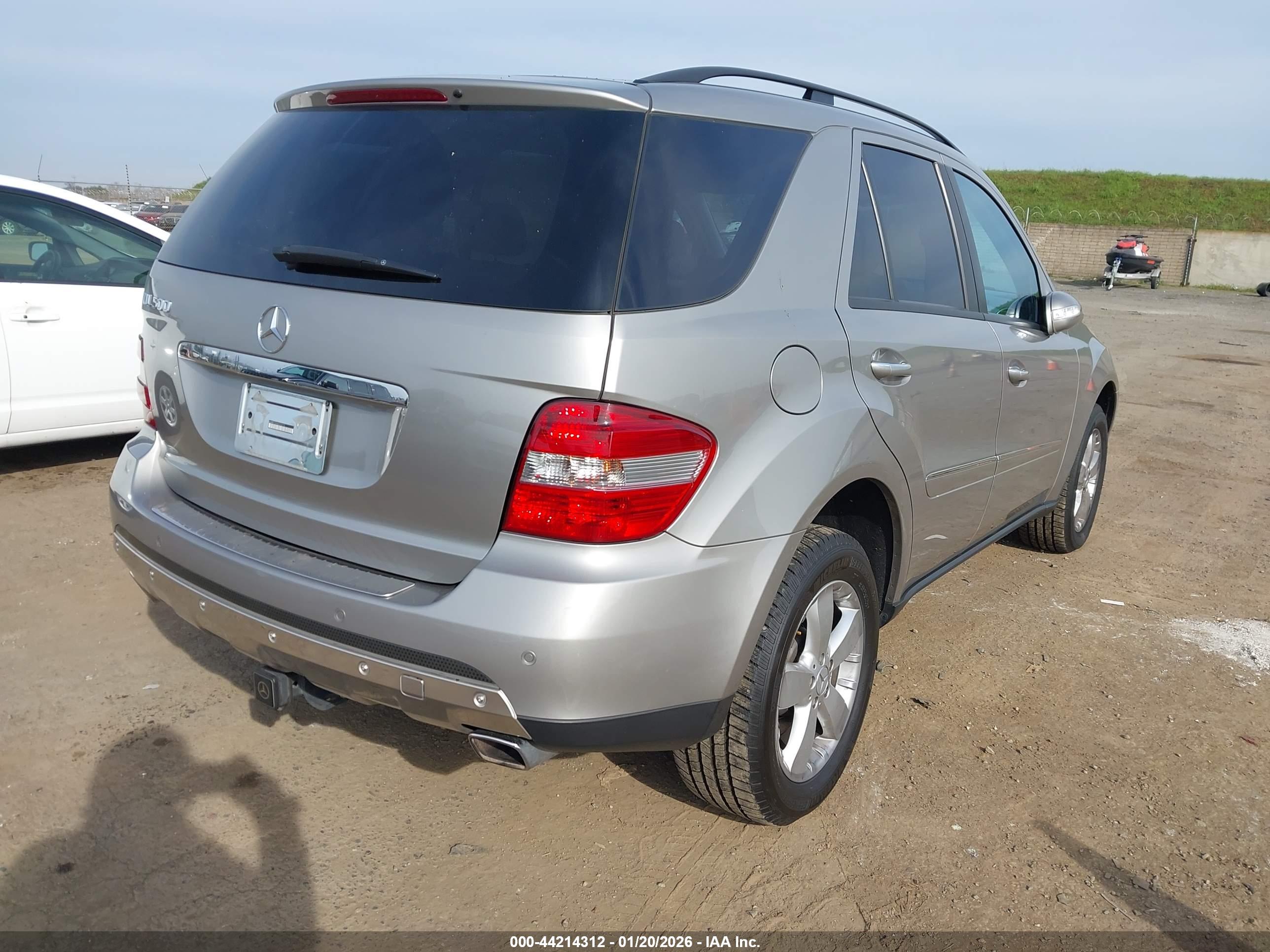 MERCEDES-BENZ ML image 4