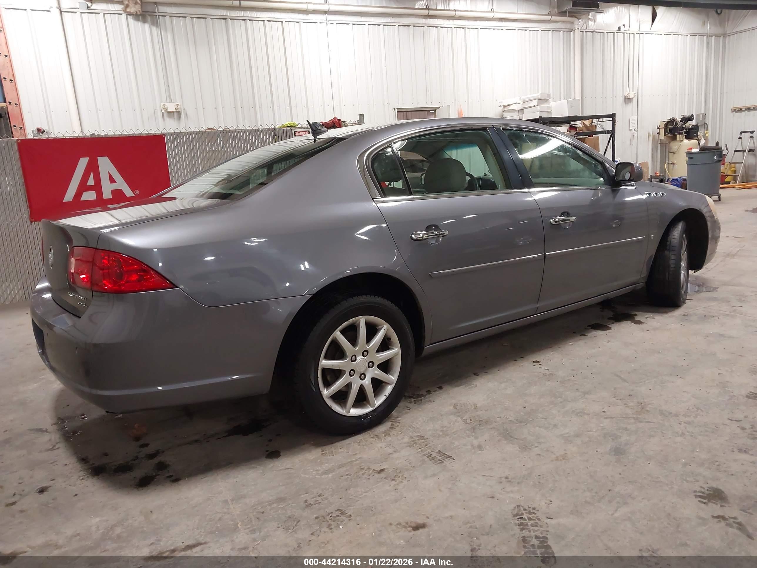 BUICK LUCERNE image 4