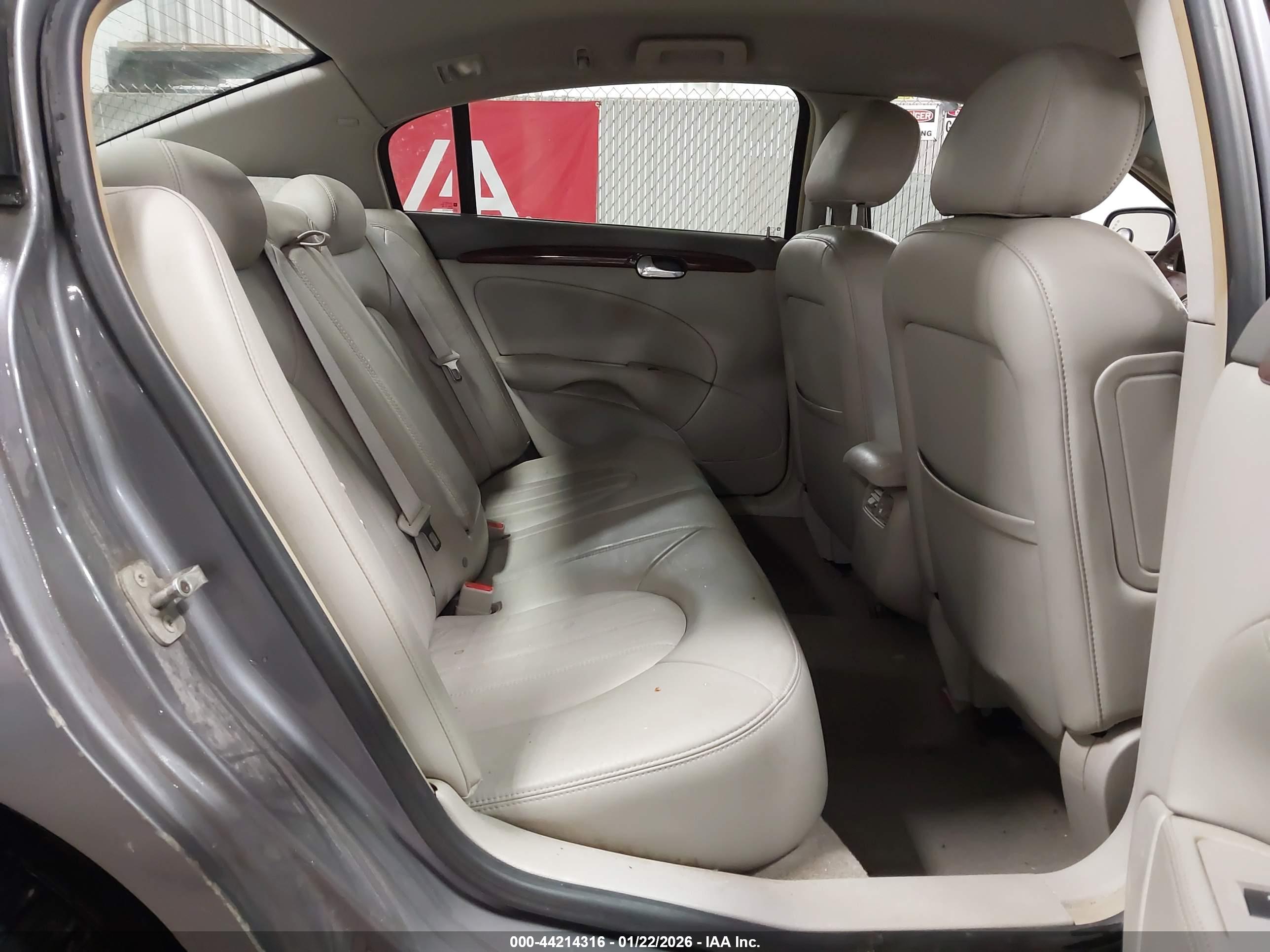 BUICK LUCERNE image 8