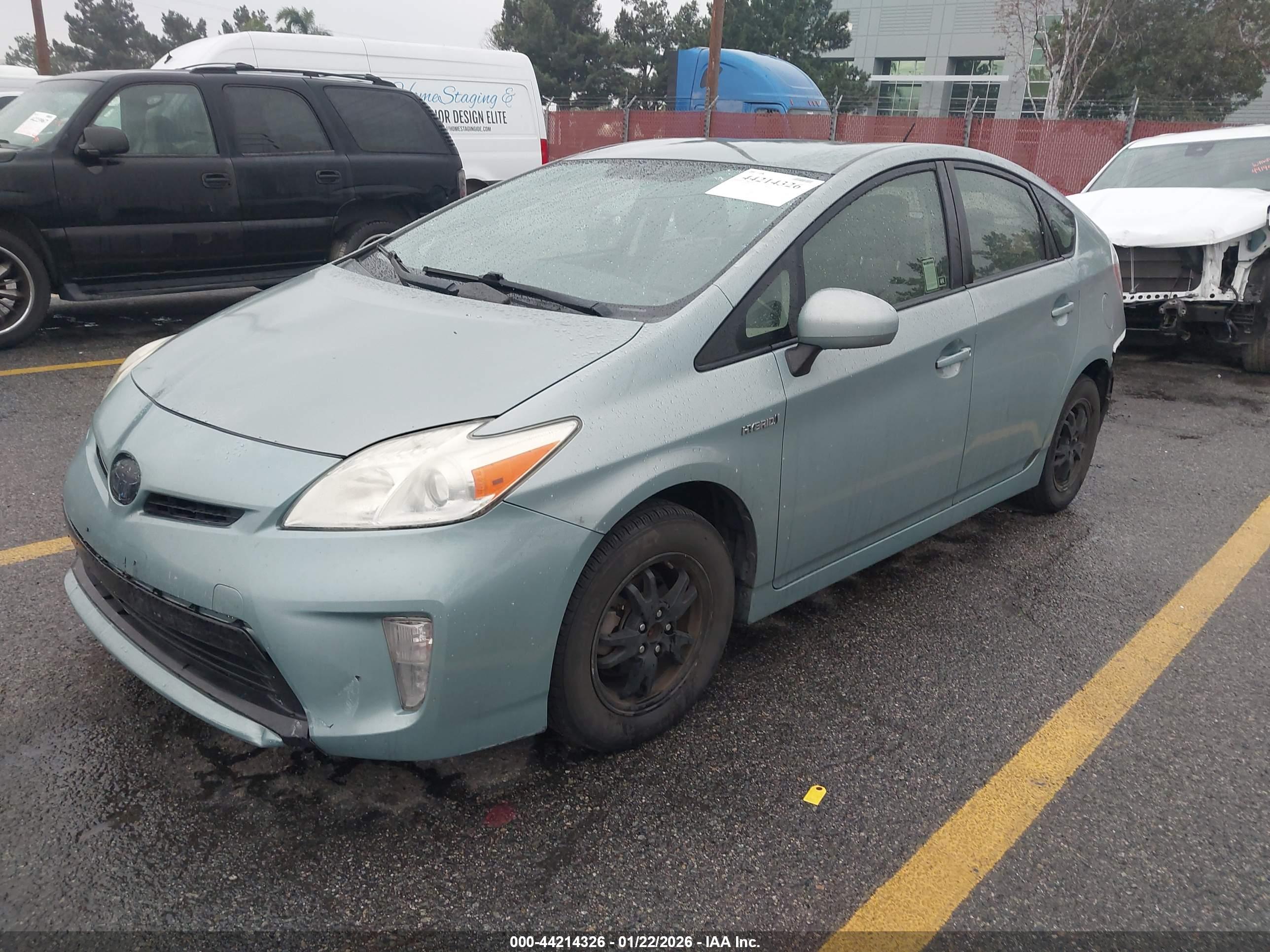 TOYOTA PRIUS image 2