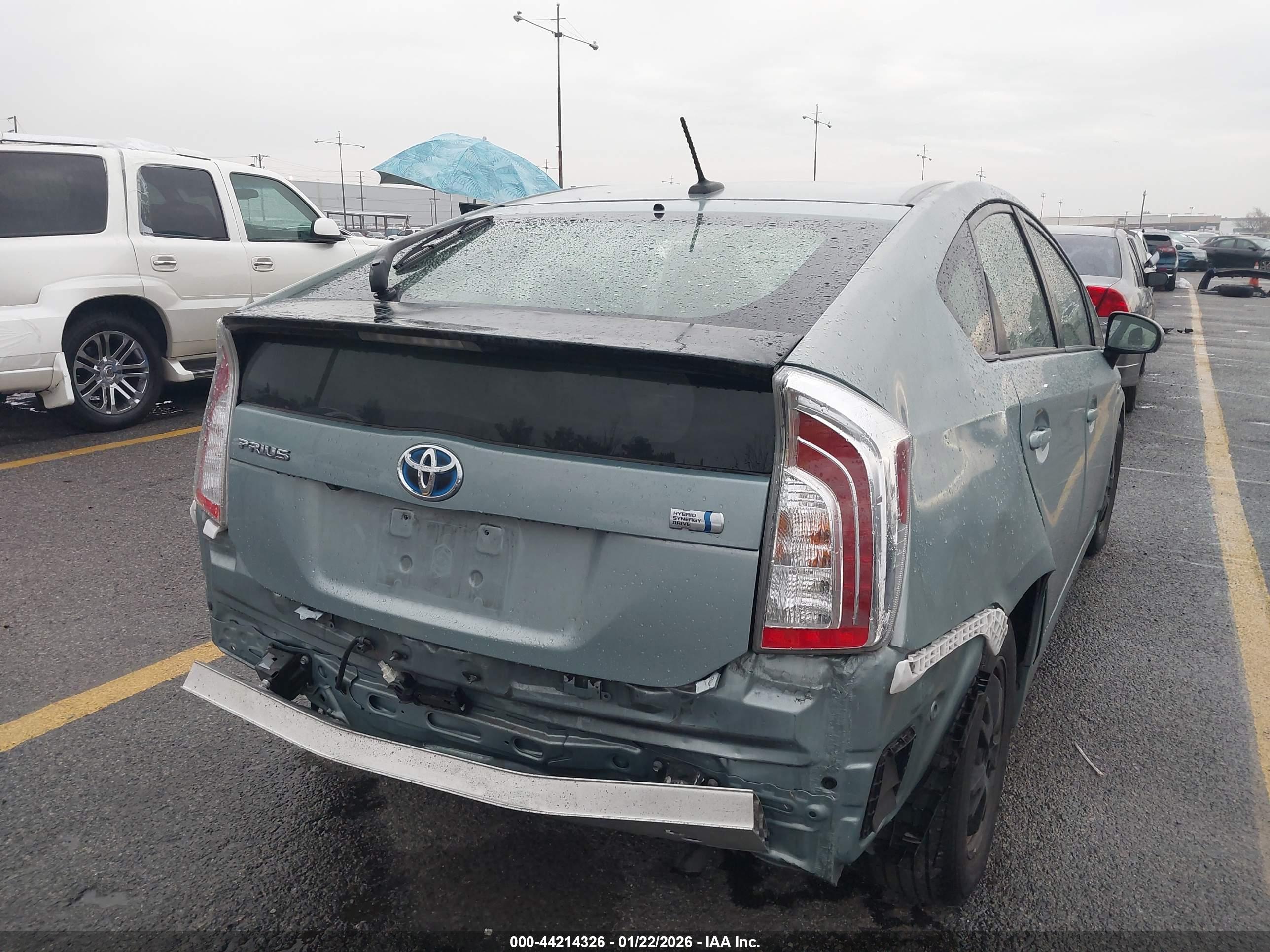 TOYOTA PRIUS image 6