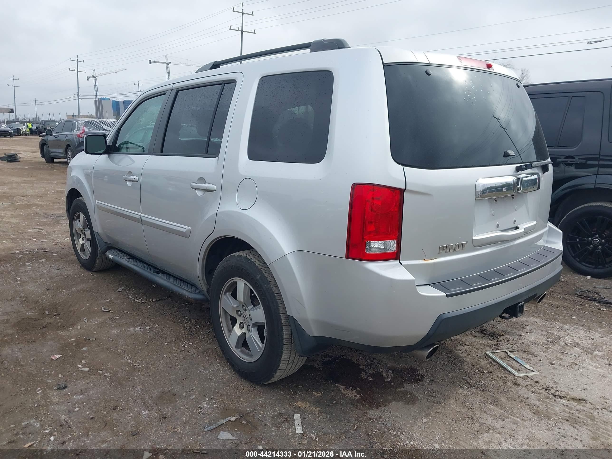 HONDA PILOT image 3