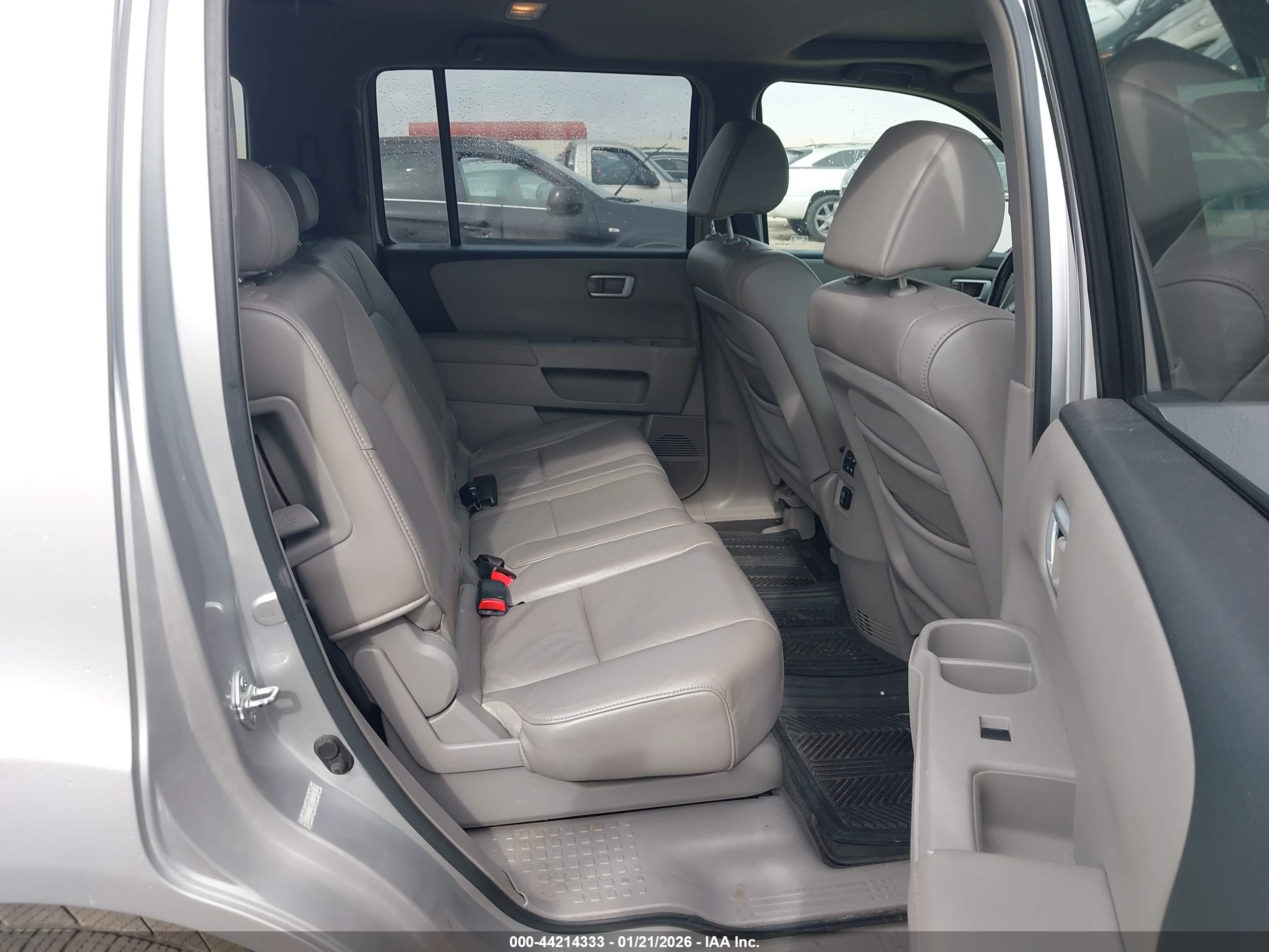 HONDA PILOT image 8