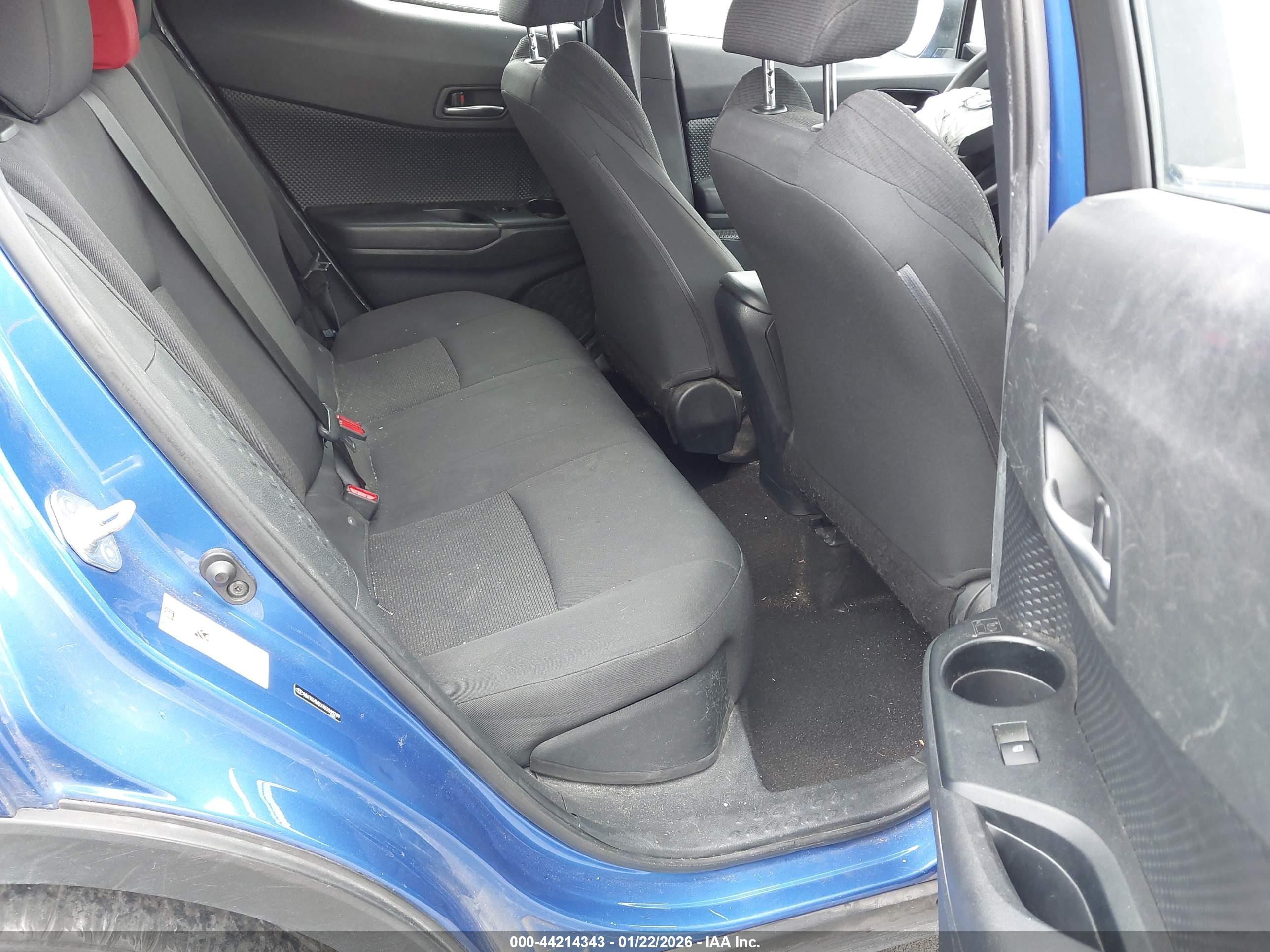 TOYOTA C-HR image 8