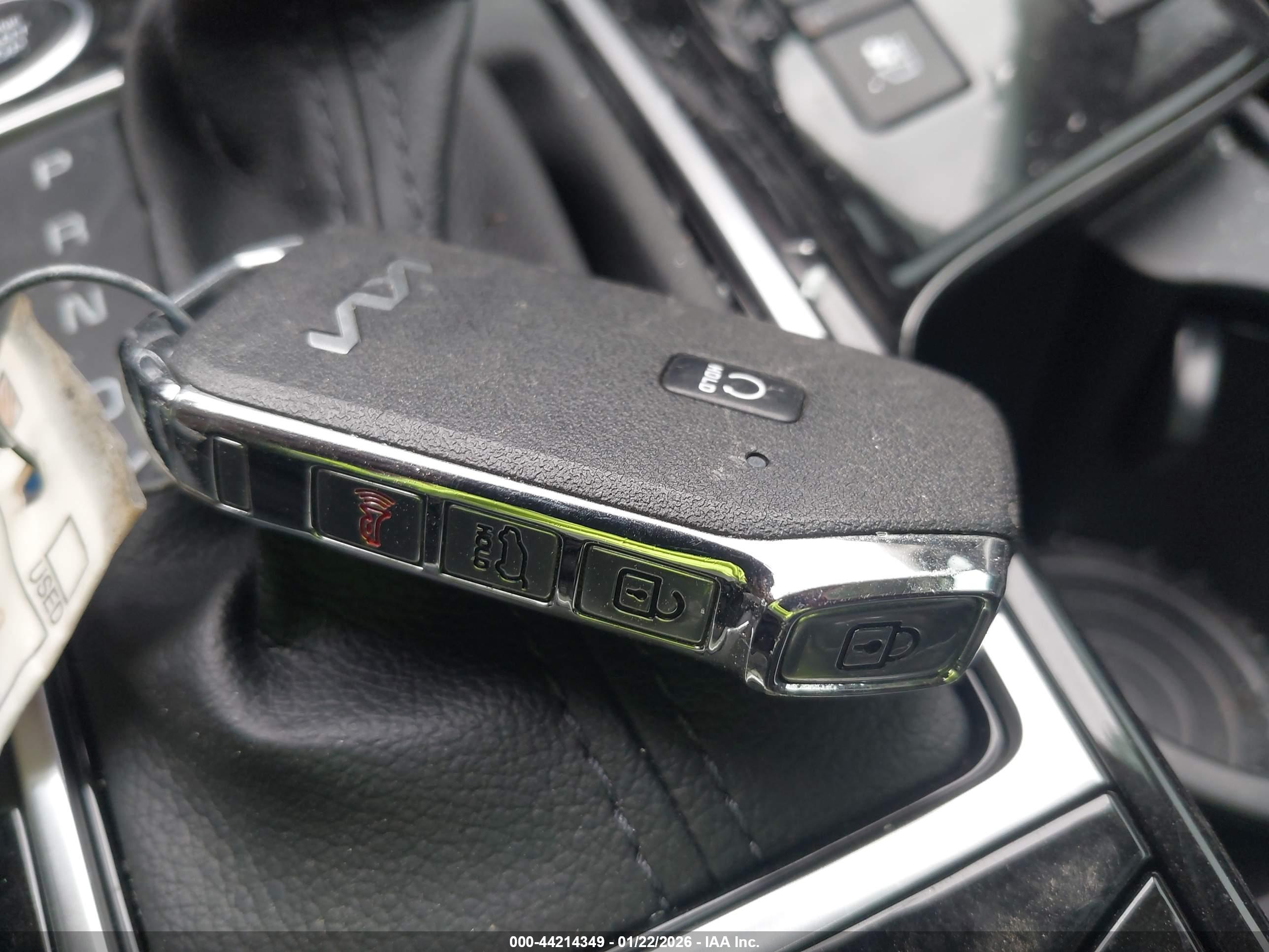 KIA SPORTAGE image 11