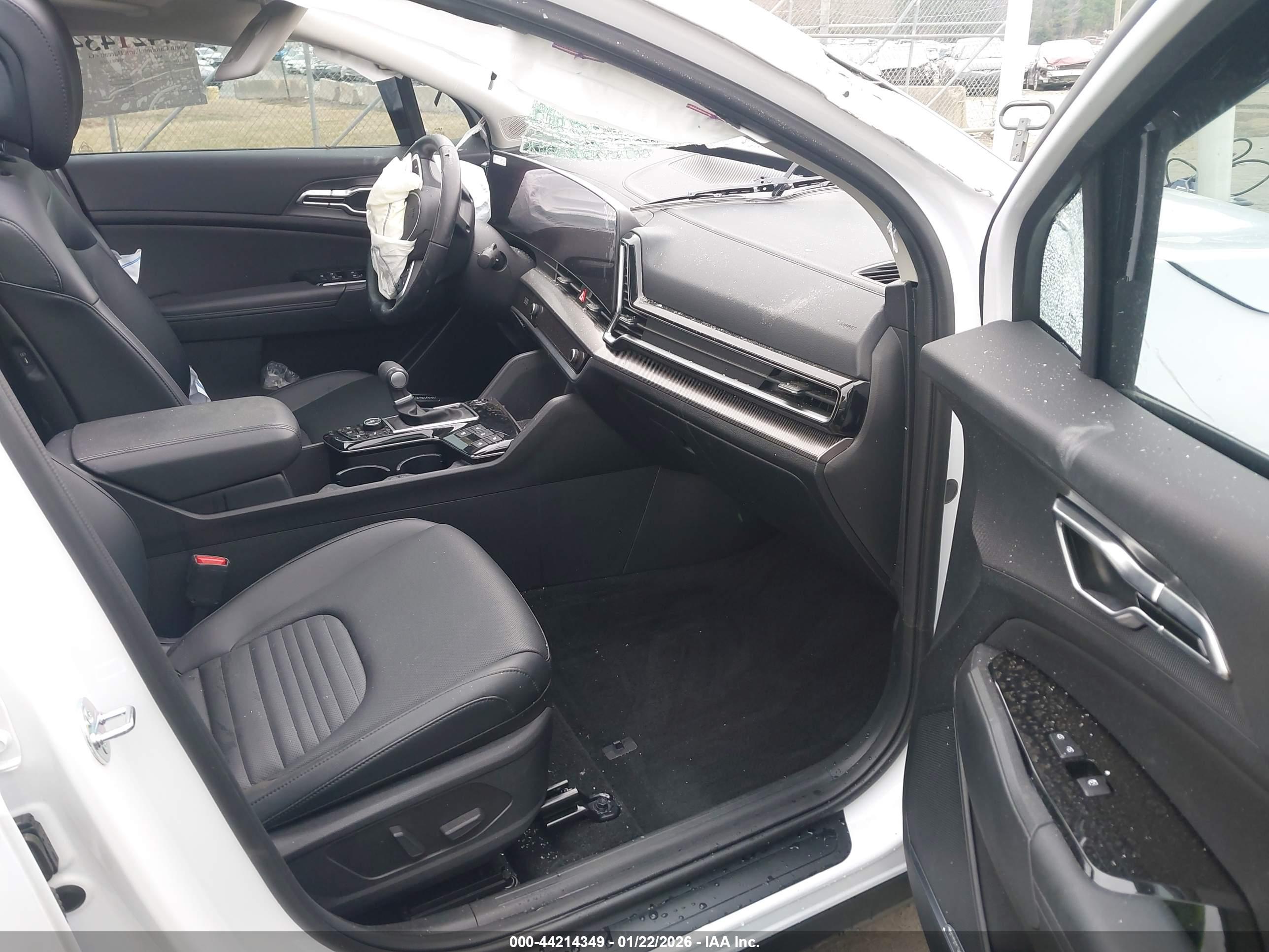 KIA SPORTAGE image 5