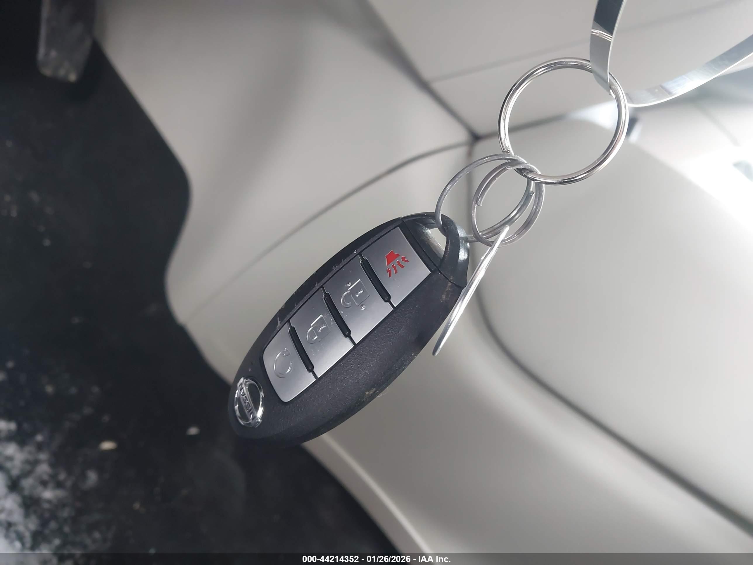 NISSAN ROGUE image 11