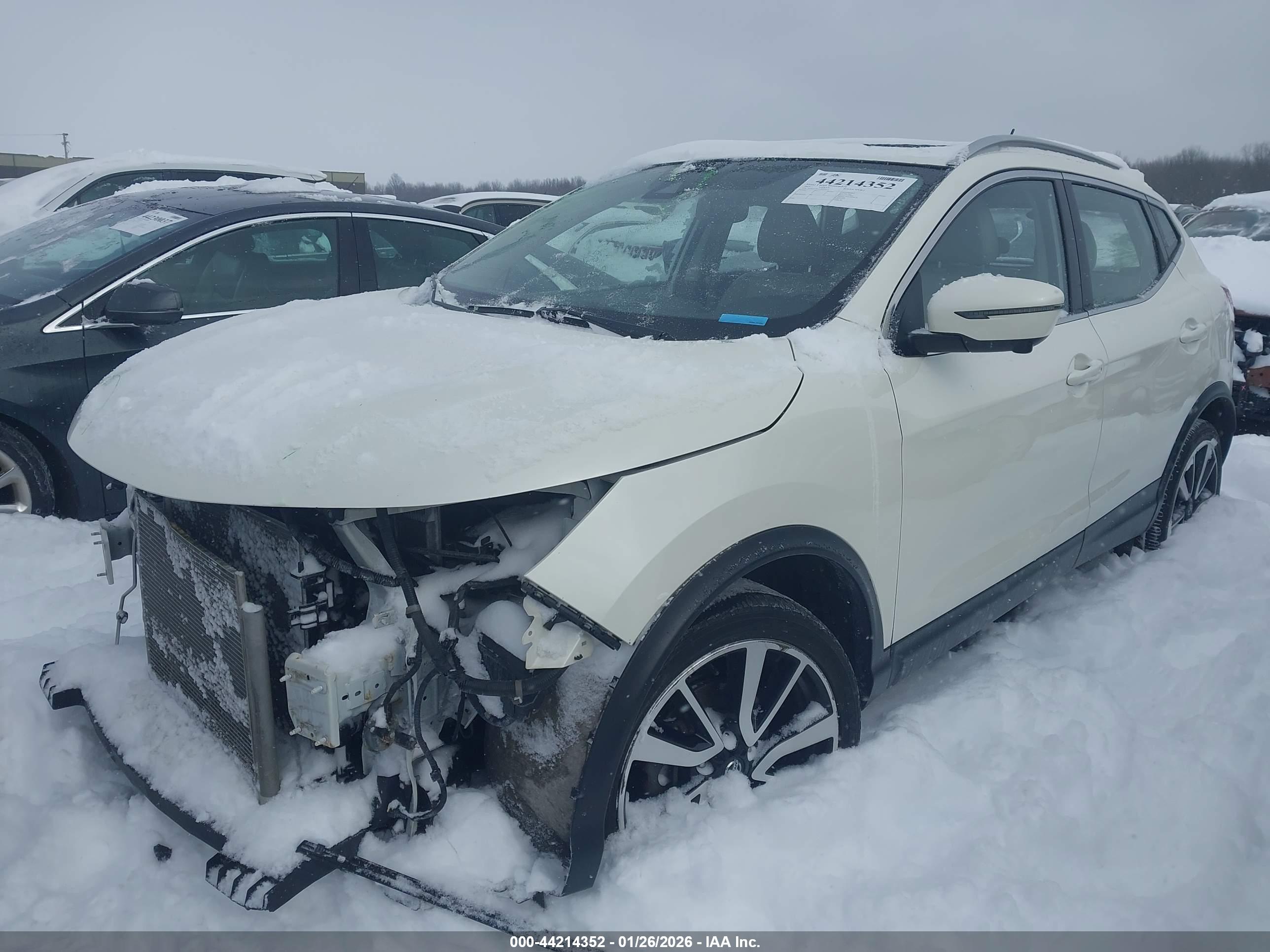 NISSAN ROGUE image 2