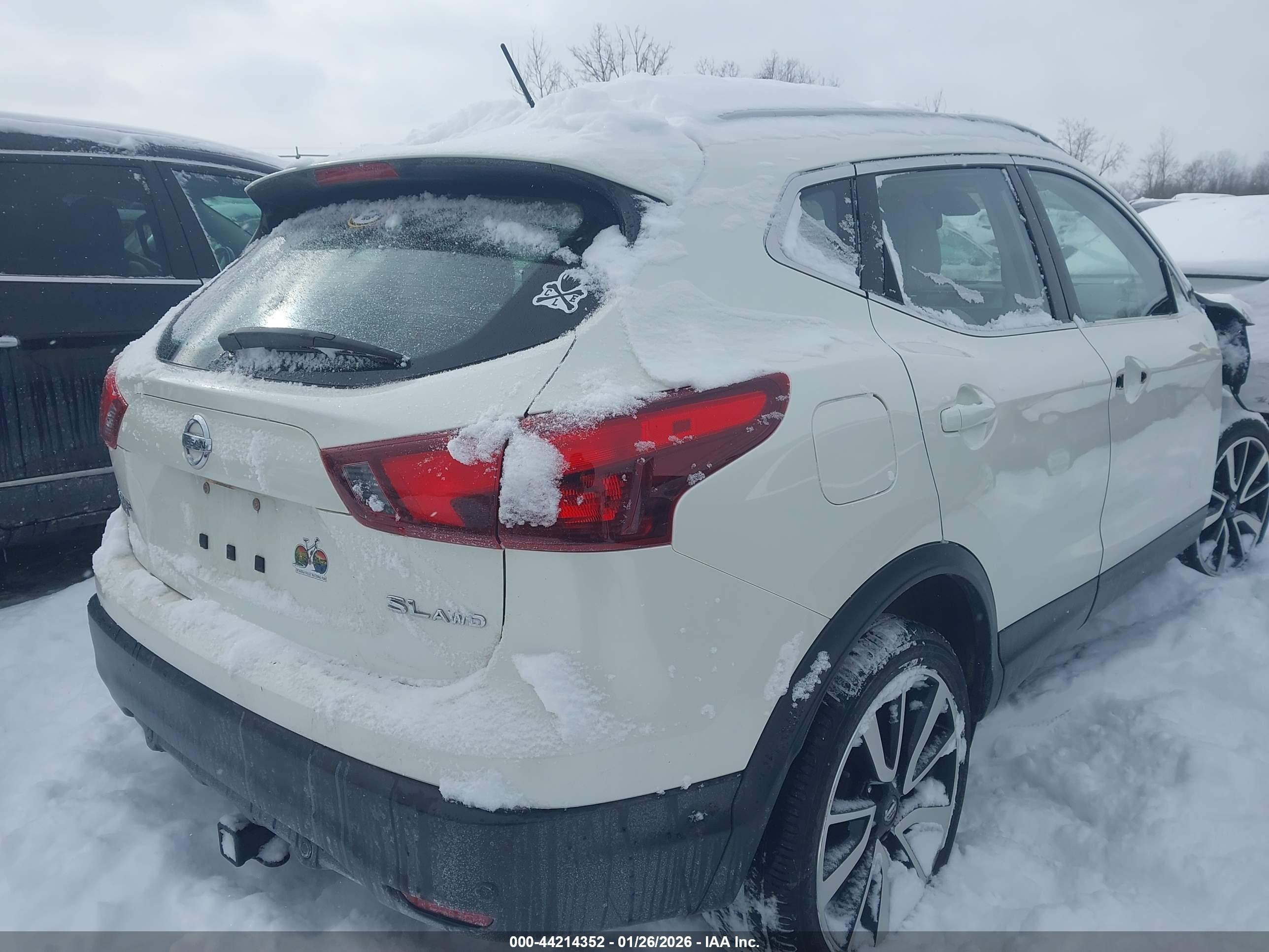 NISSAN ROGUE image 4