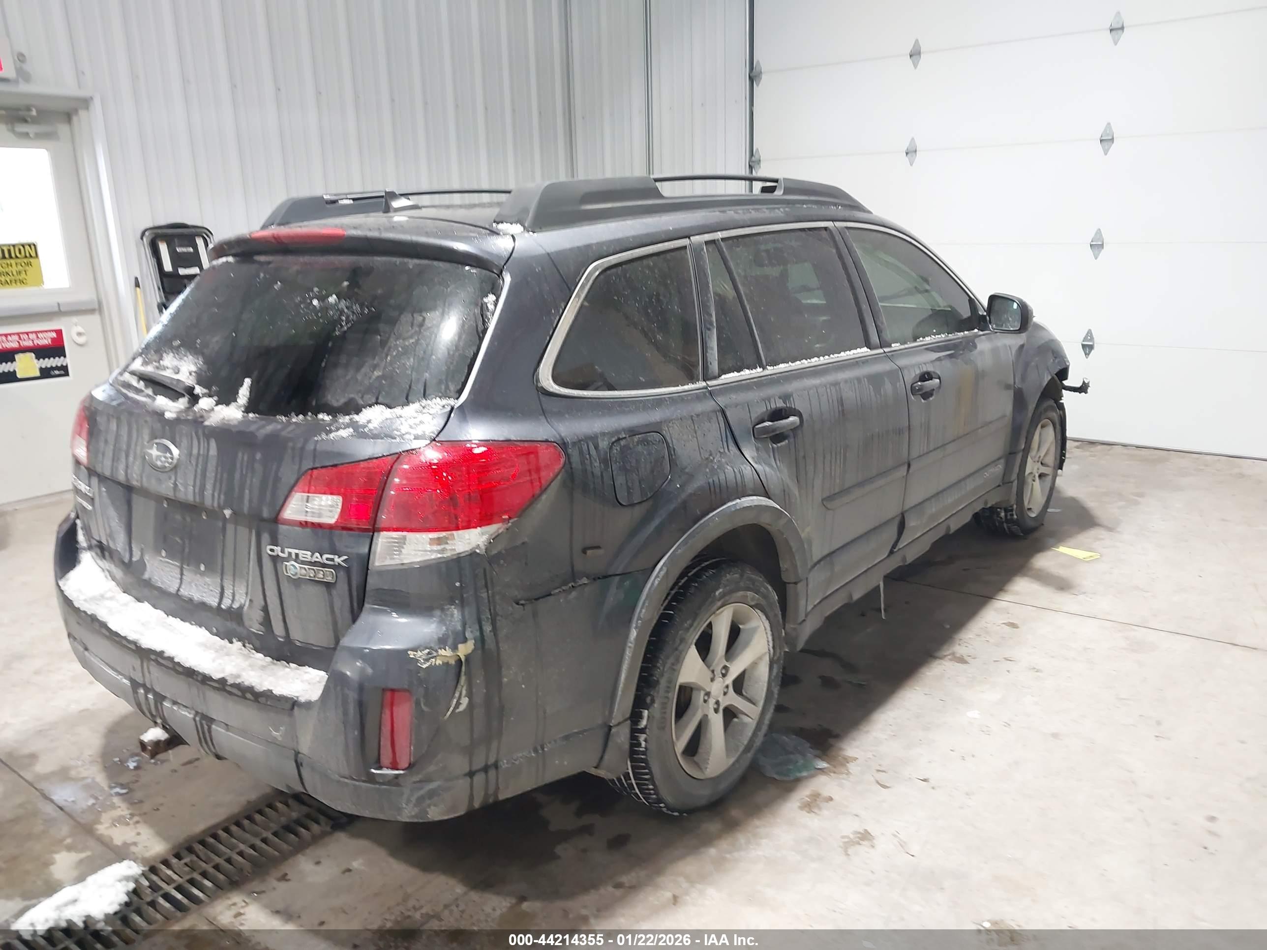 SUBARU OUTBACK image 4