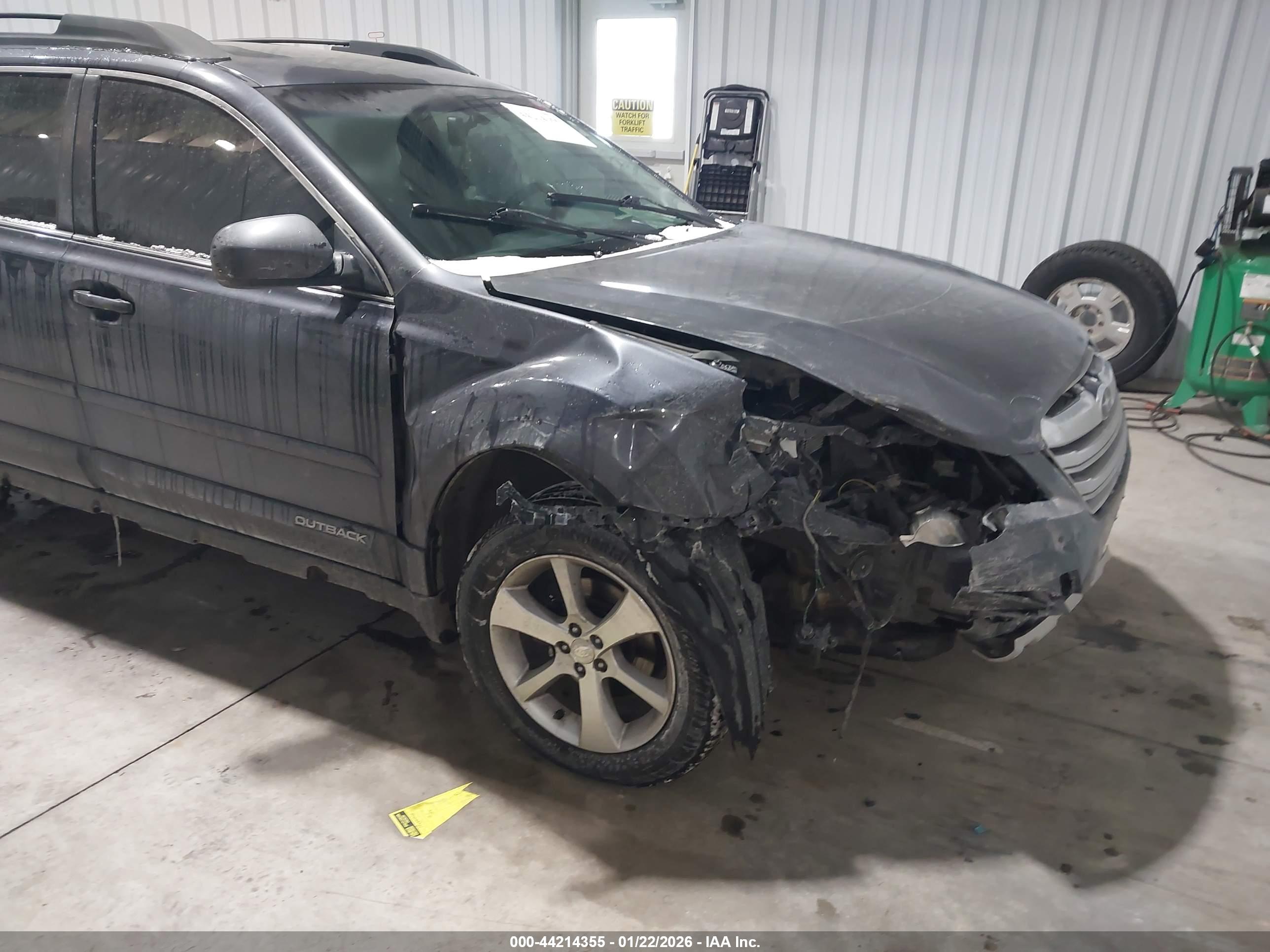 SUBARU OUTBACK image 6