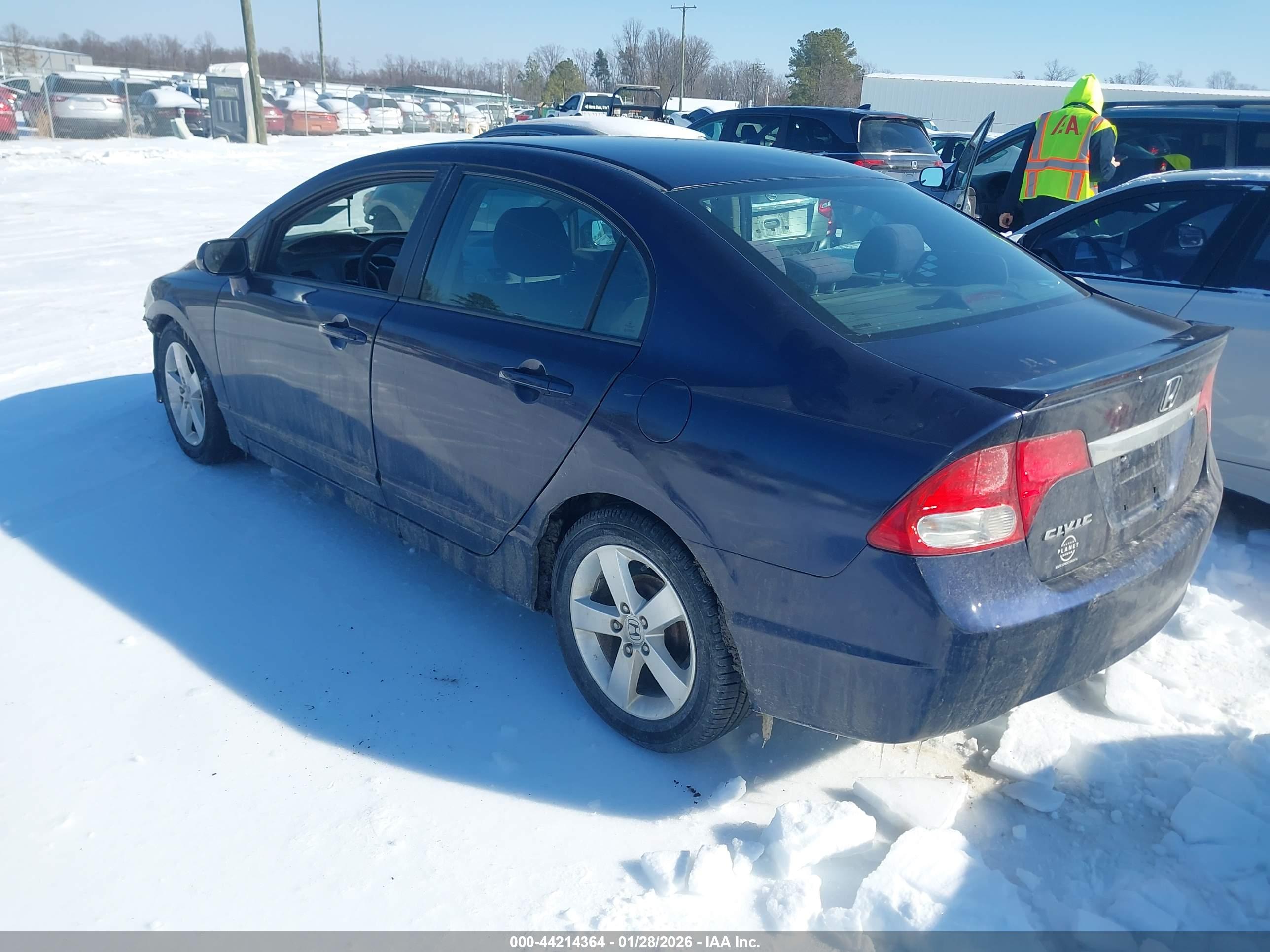 HONDA CIVIC image 3