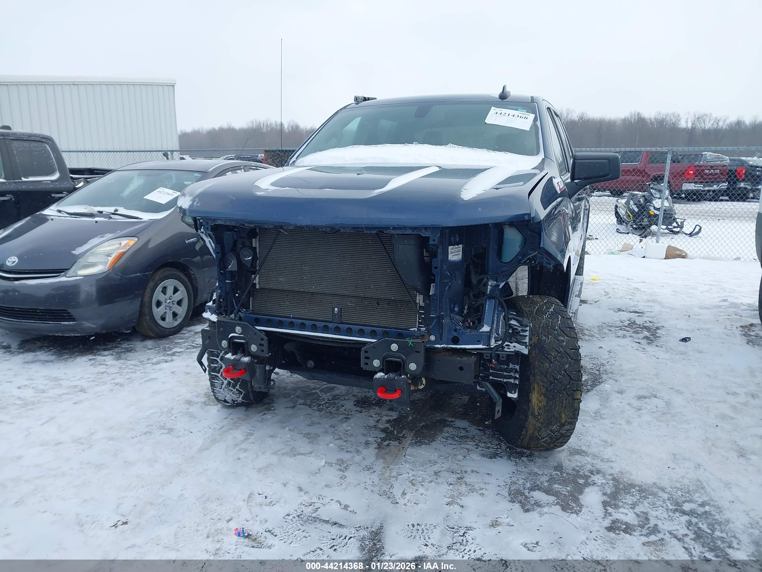 CHEVROLET SILVERADO image 6