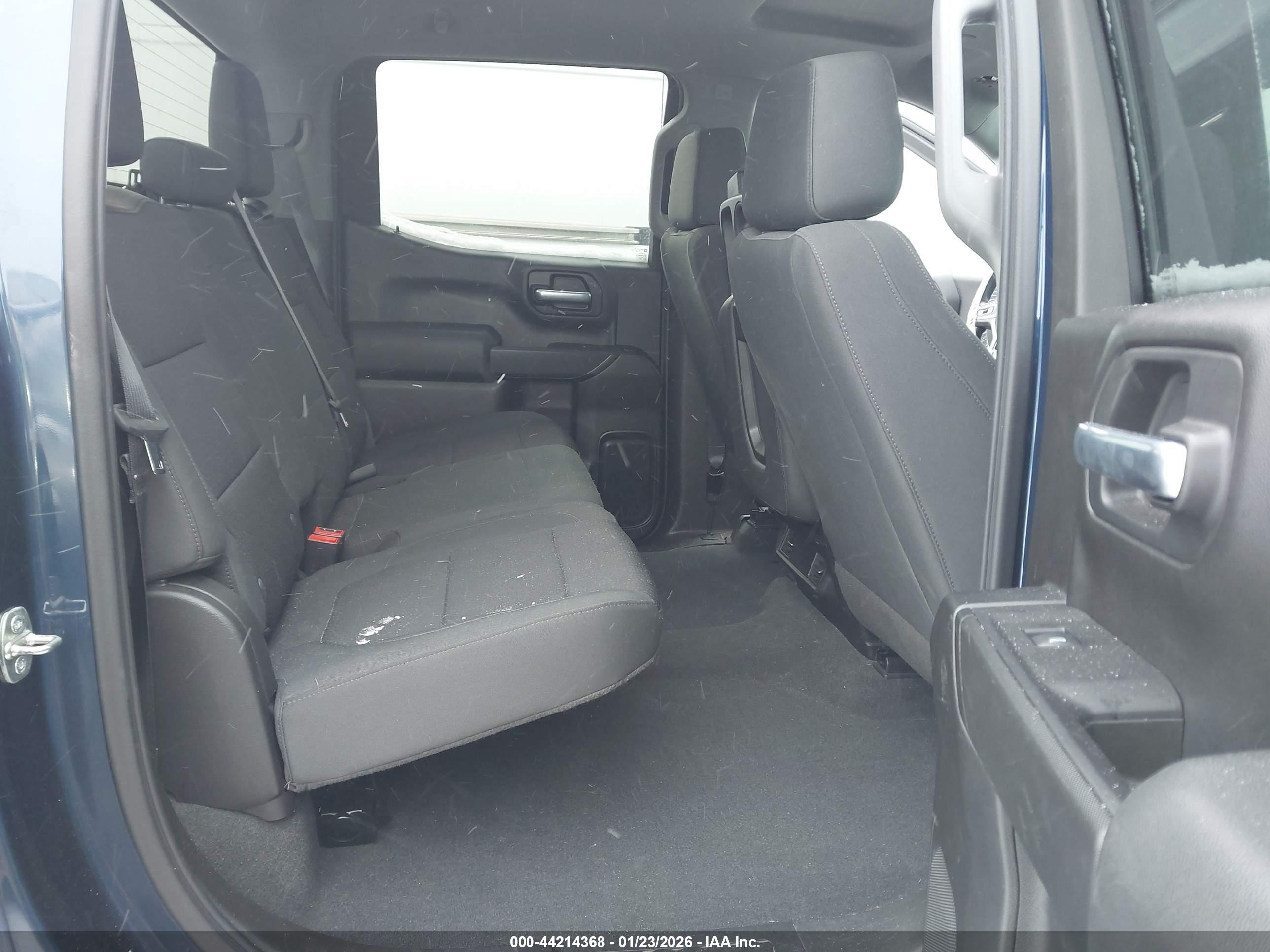 CHEVROLET SILVERADO image 8