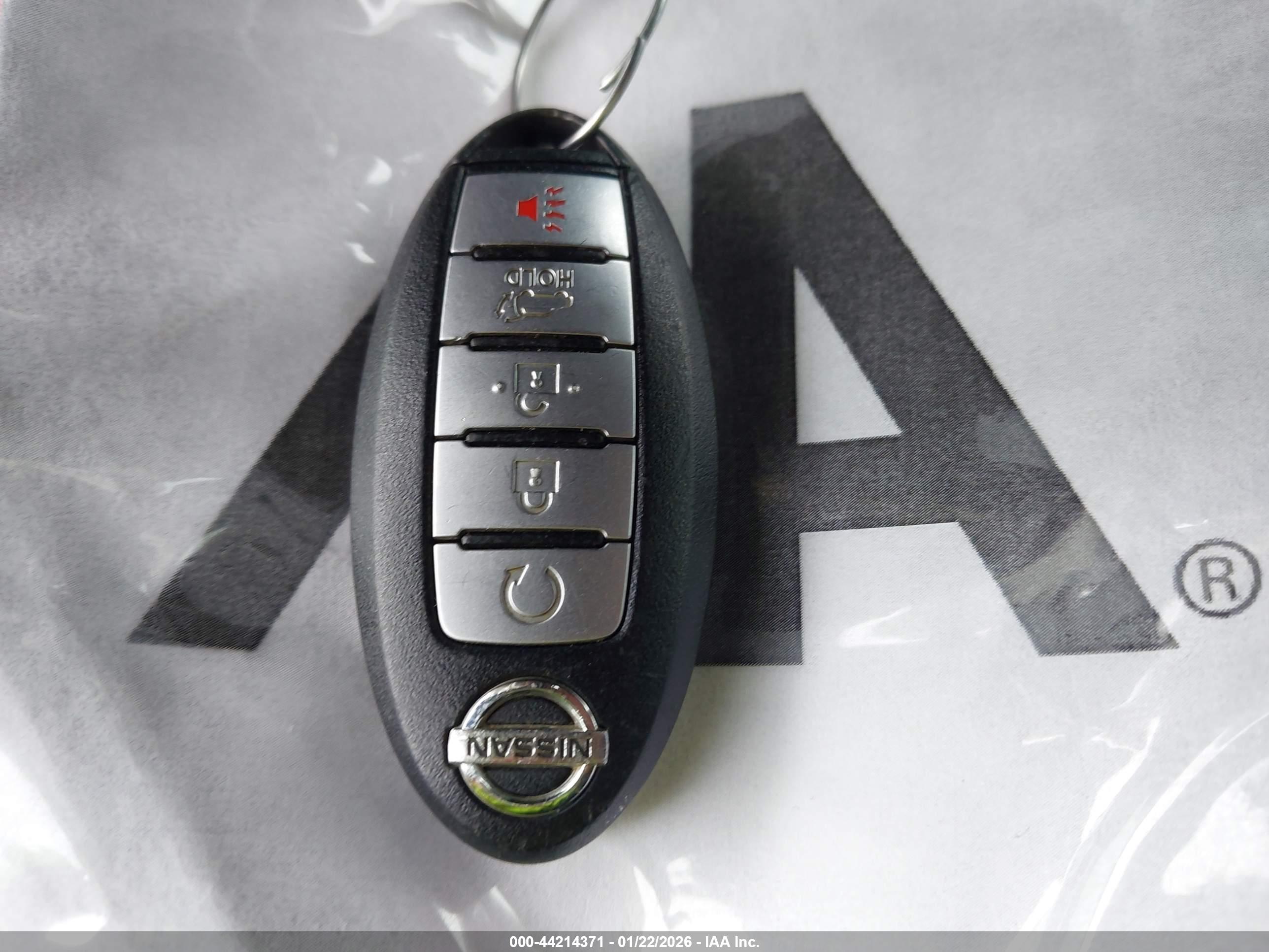NISSAN ROGUE image 11