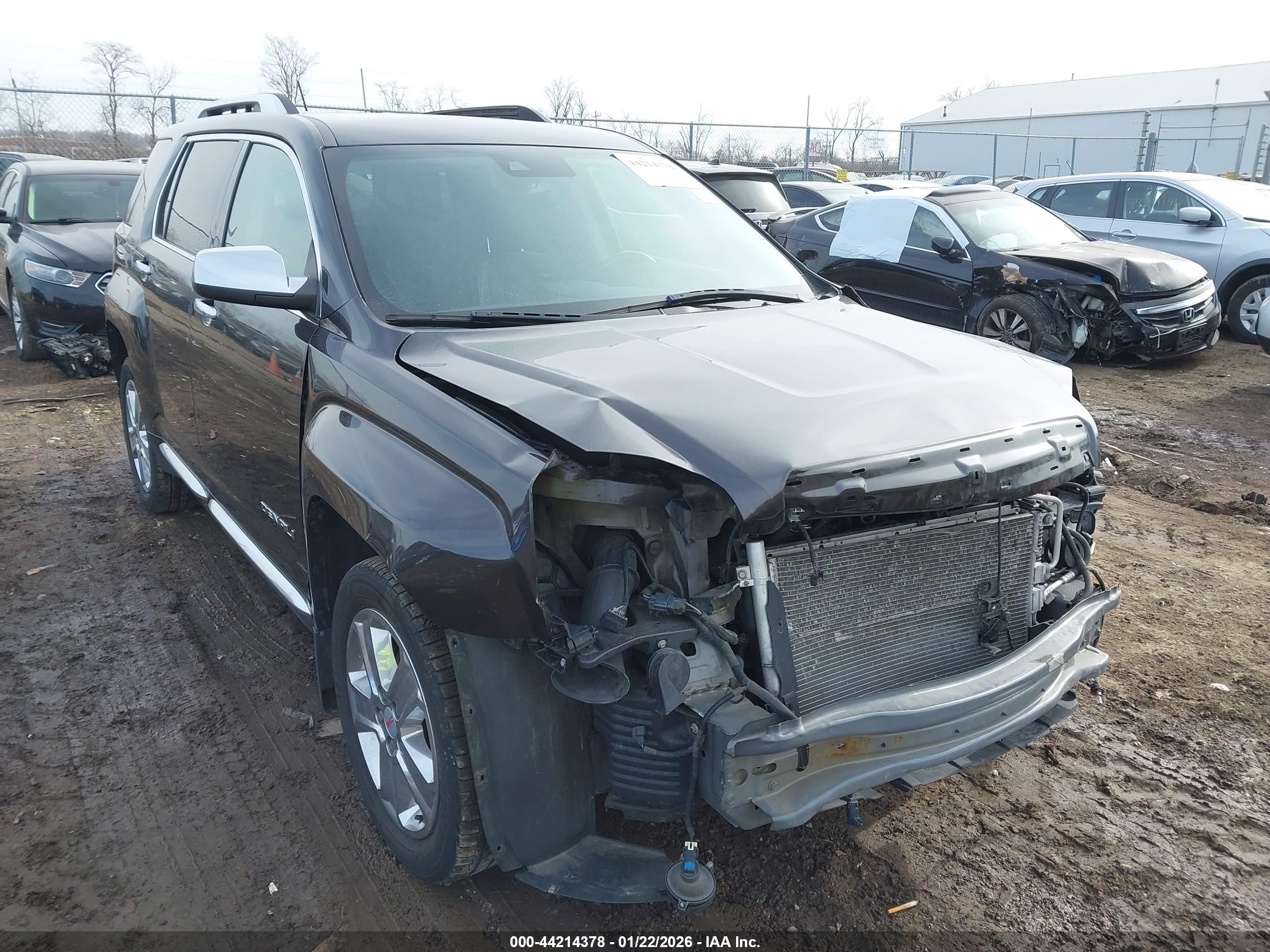 GMC TERRAIN image 6