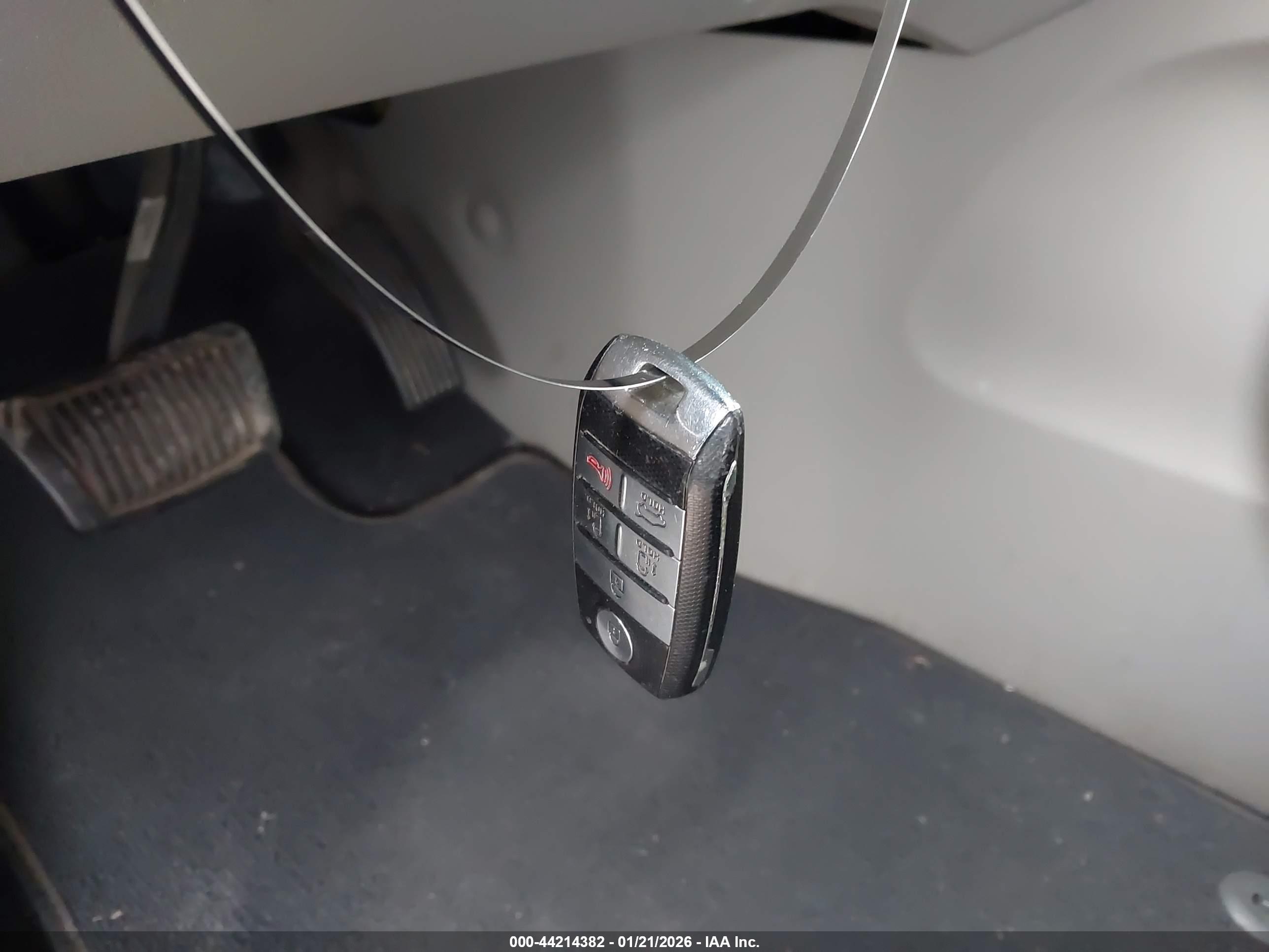 KIA SEDONA image 11