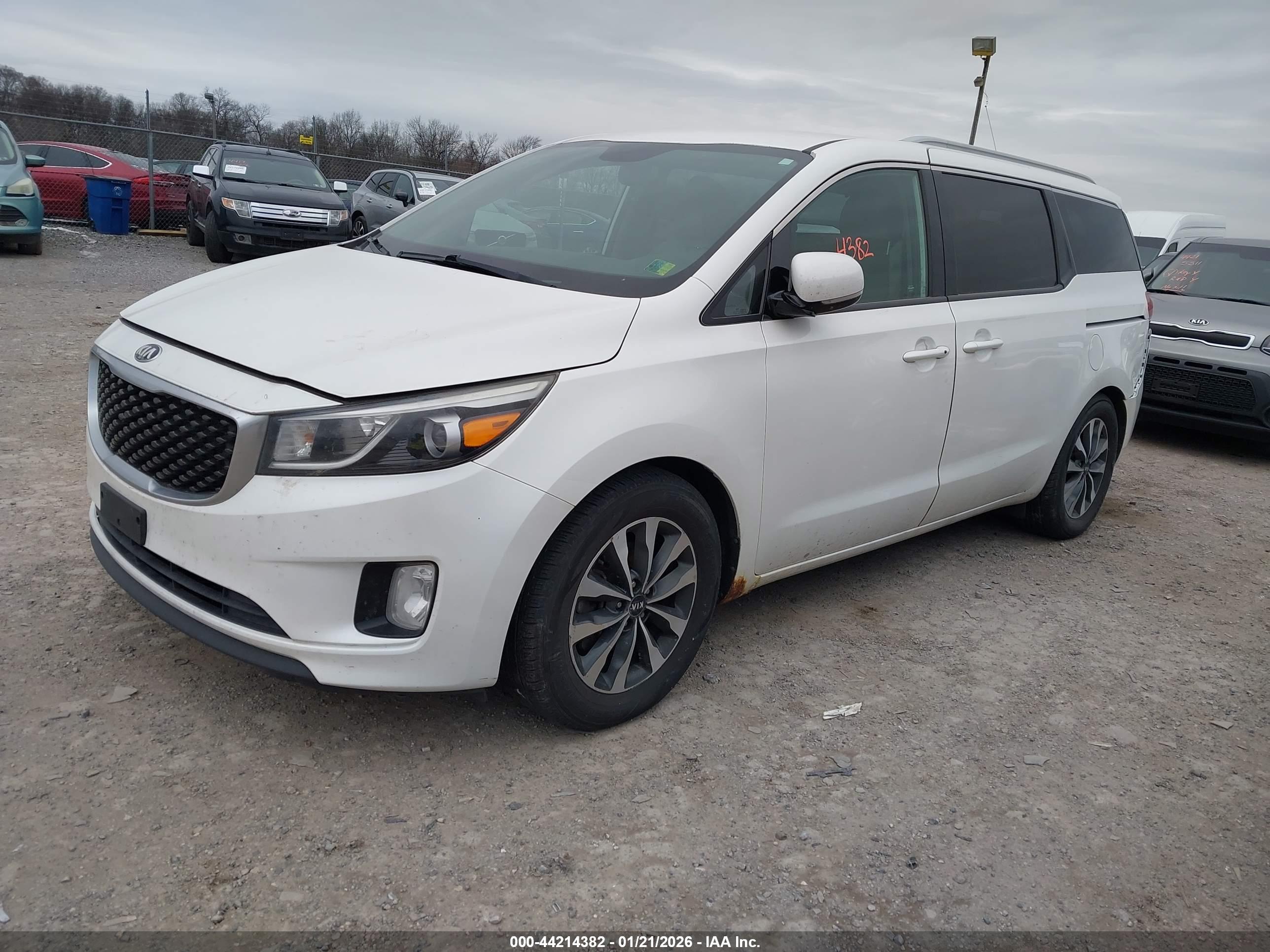 KIA SEDONA image 2