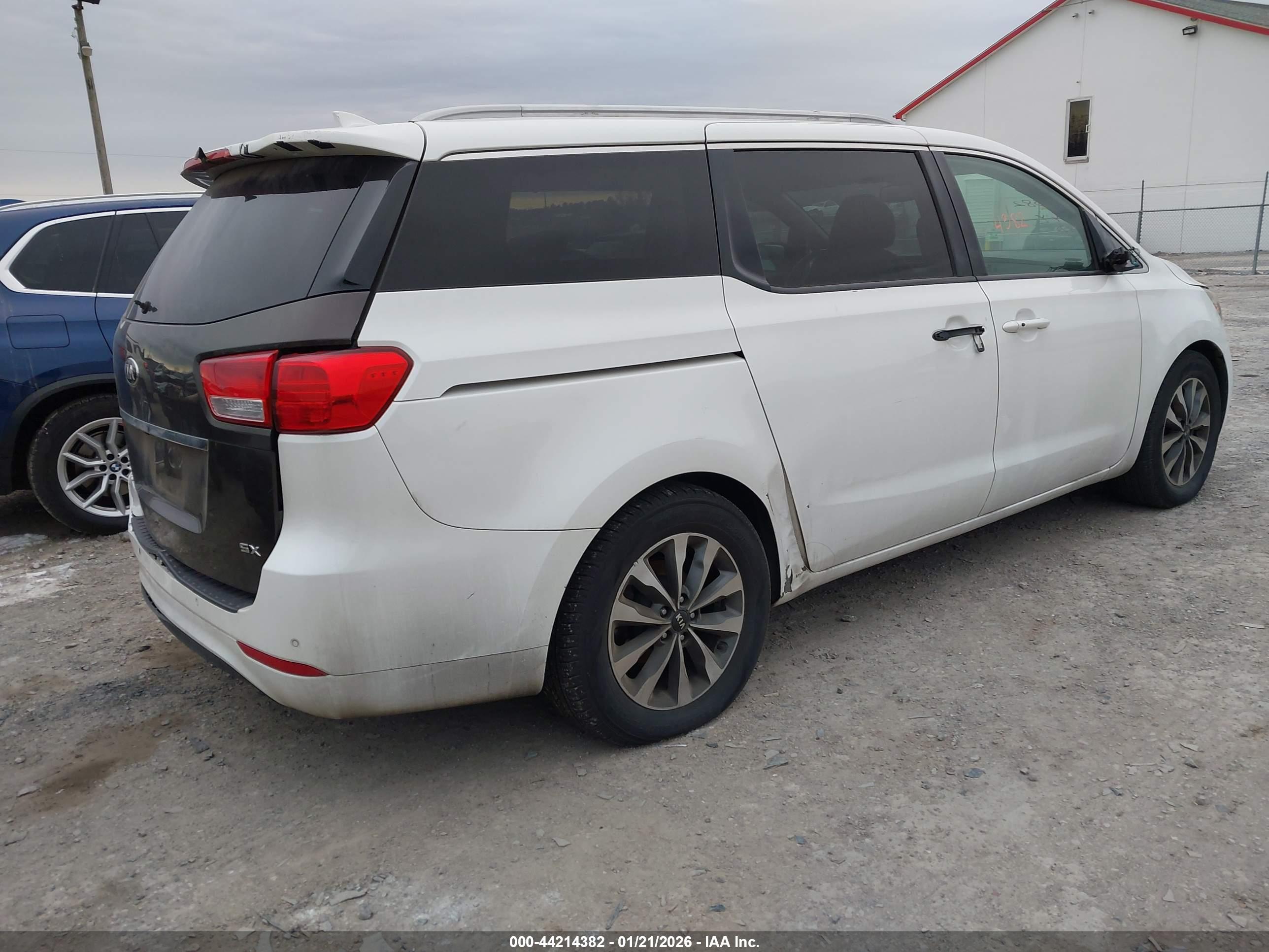 KIA SEDONA image 4