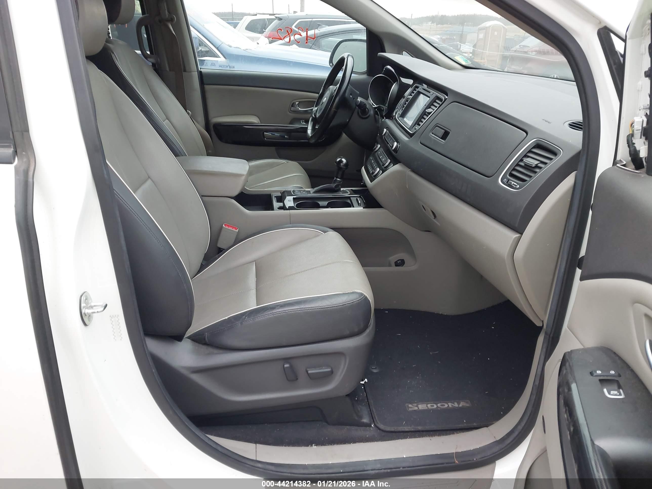 KIA SEDONA image 5