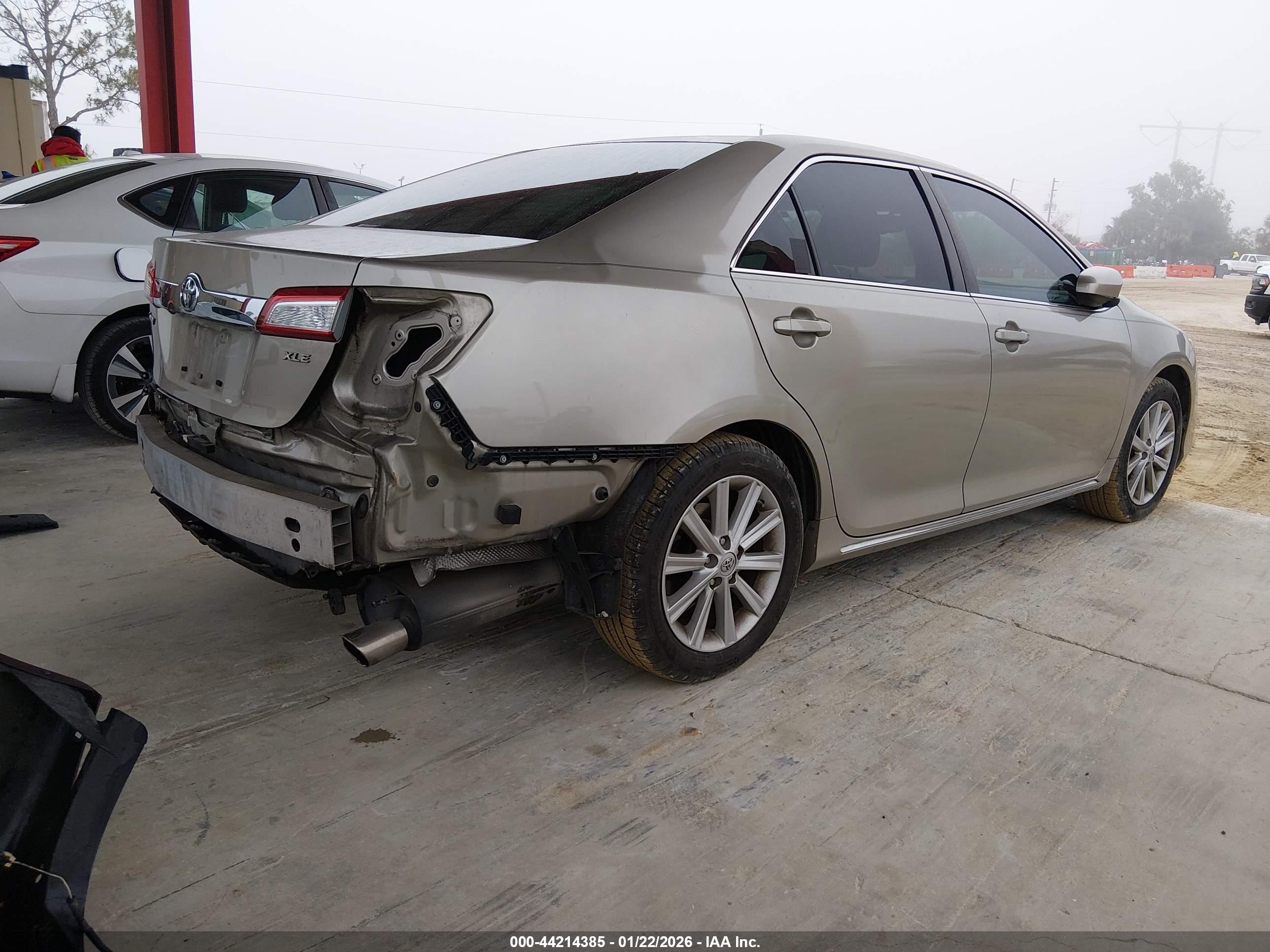 TOYOTA CAMRY image 4