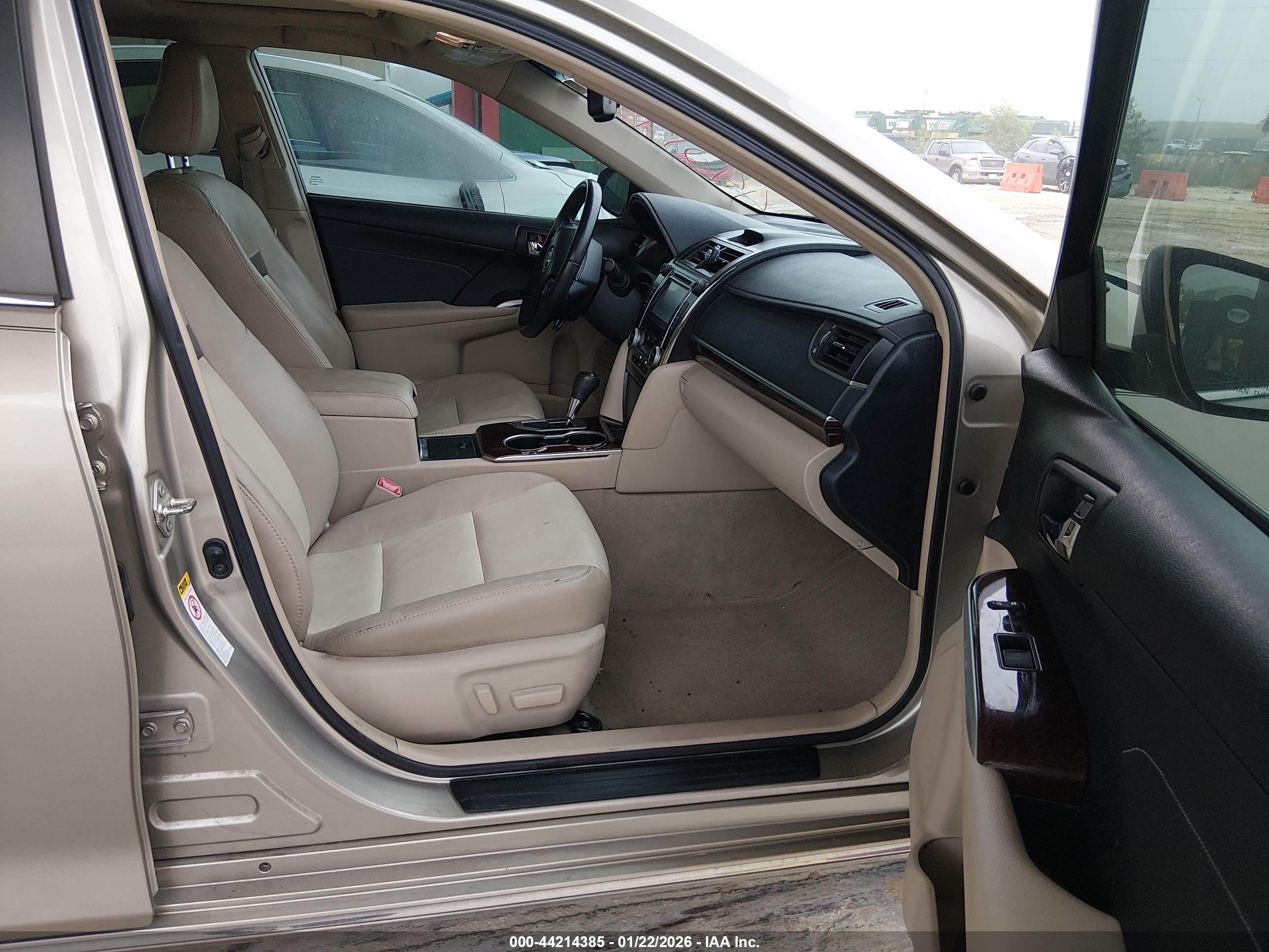 TOYOTA CAMRY image 5