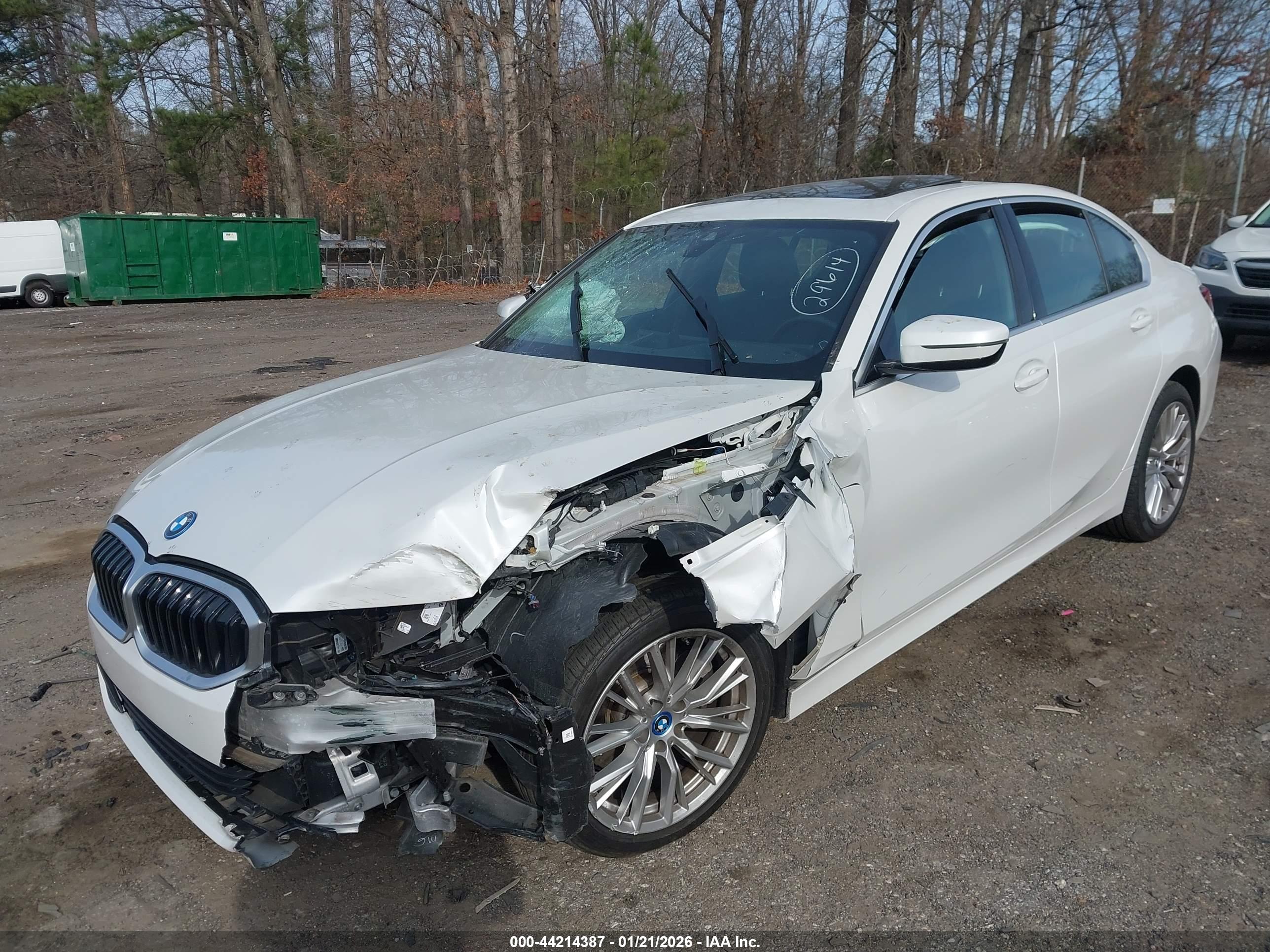 BMW 330E image 2