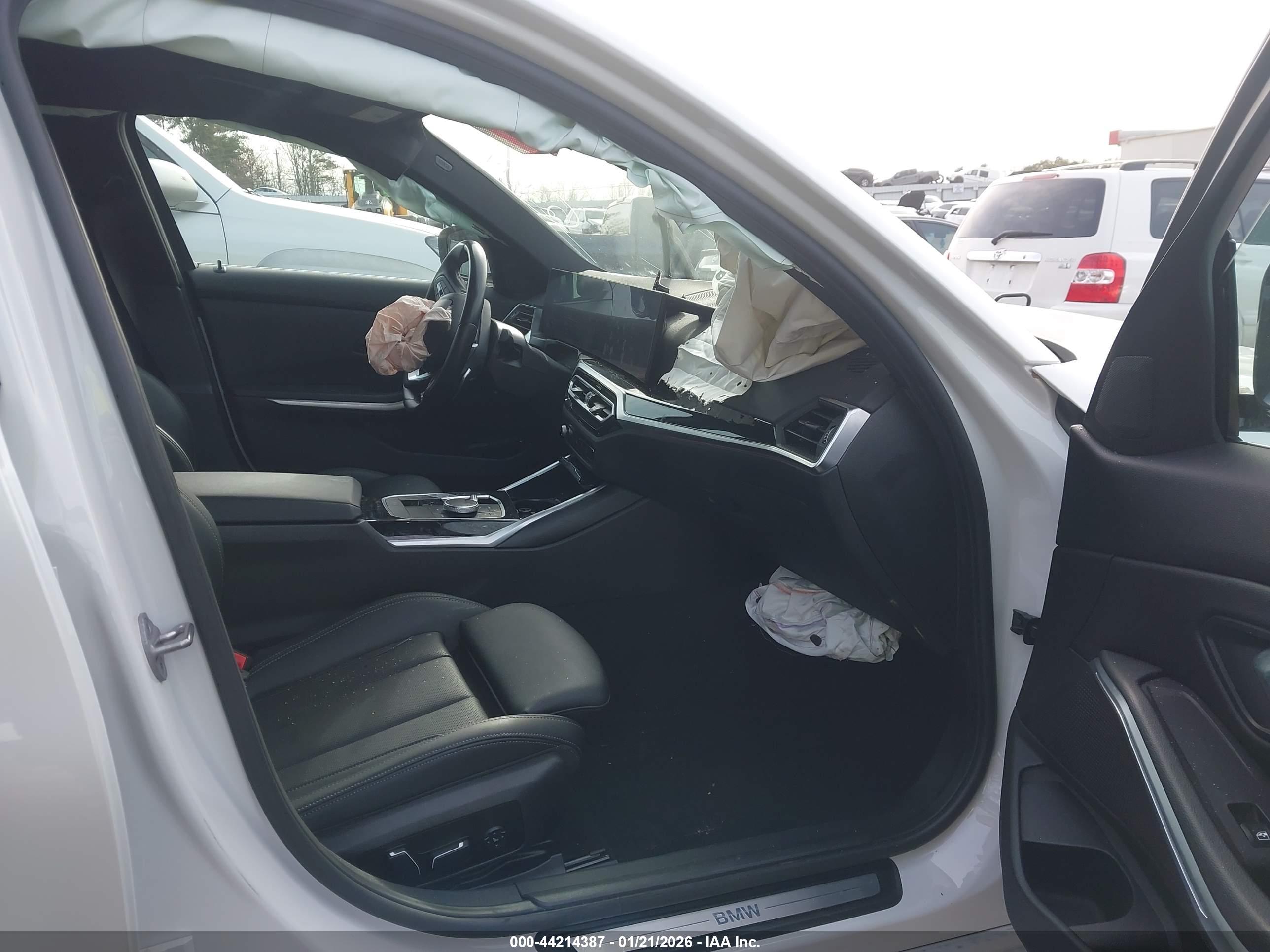 BMW 330E image 5