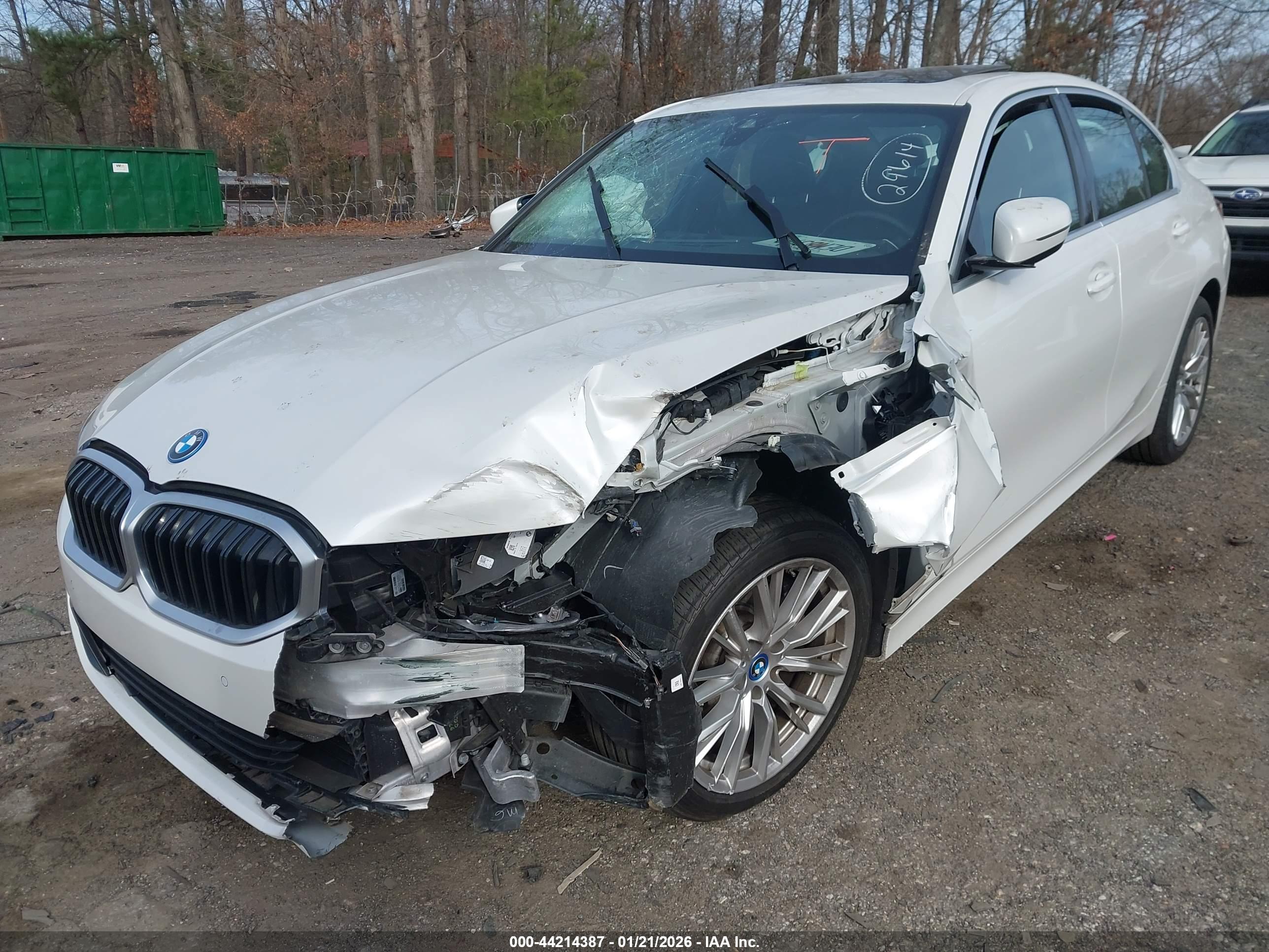 BMW 330E image 6
