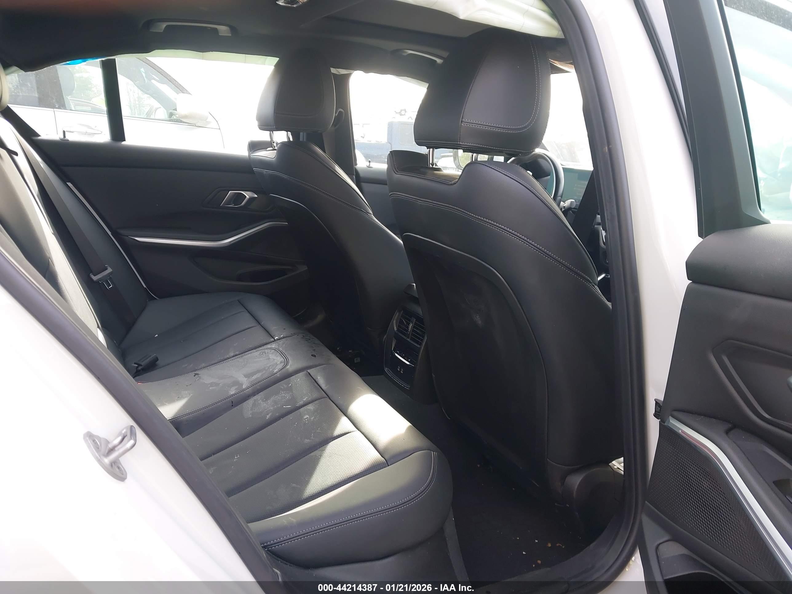 BMW 330E image 8