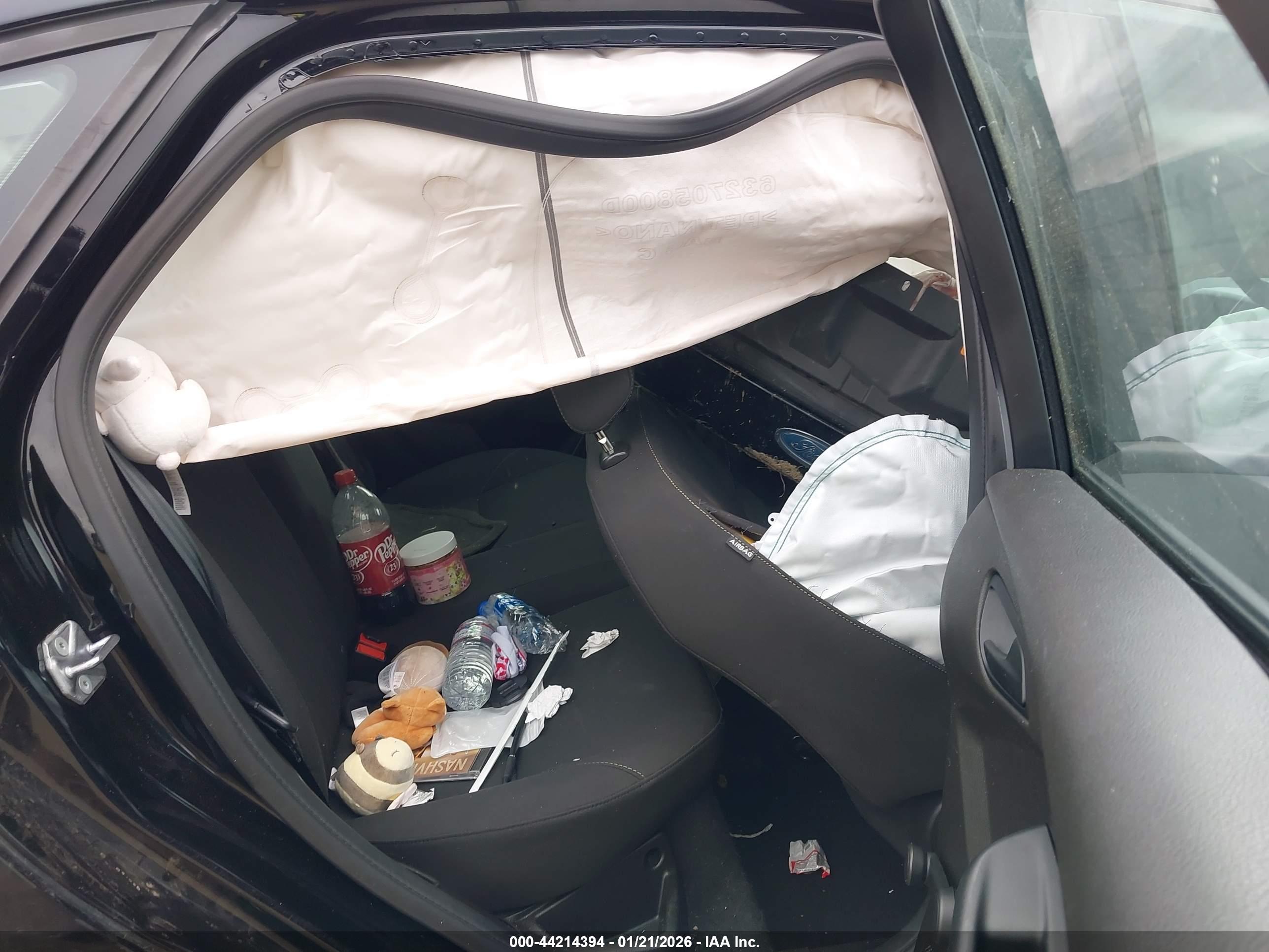 FORD FOCUS image 8