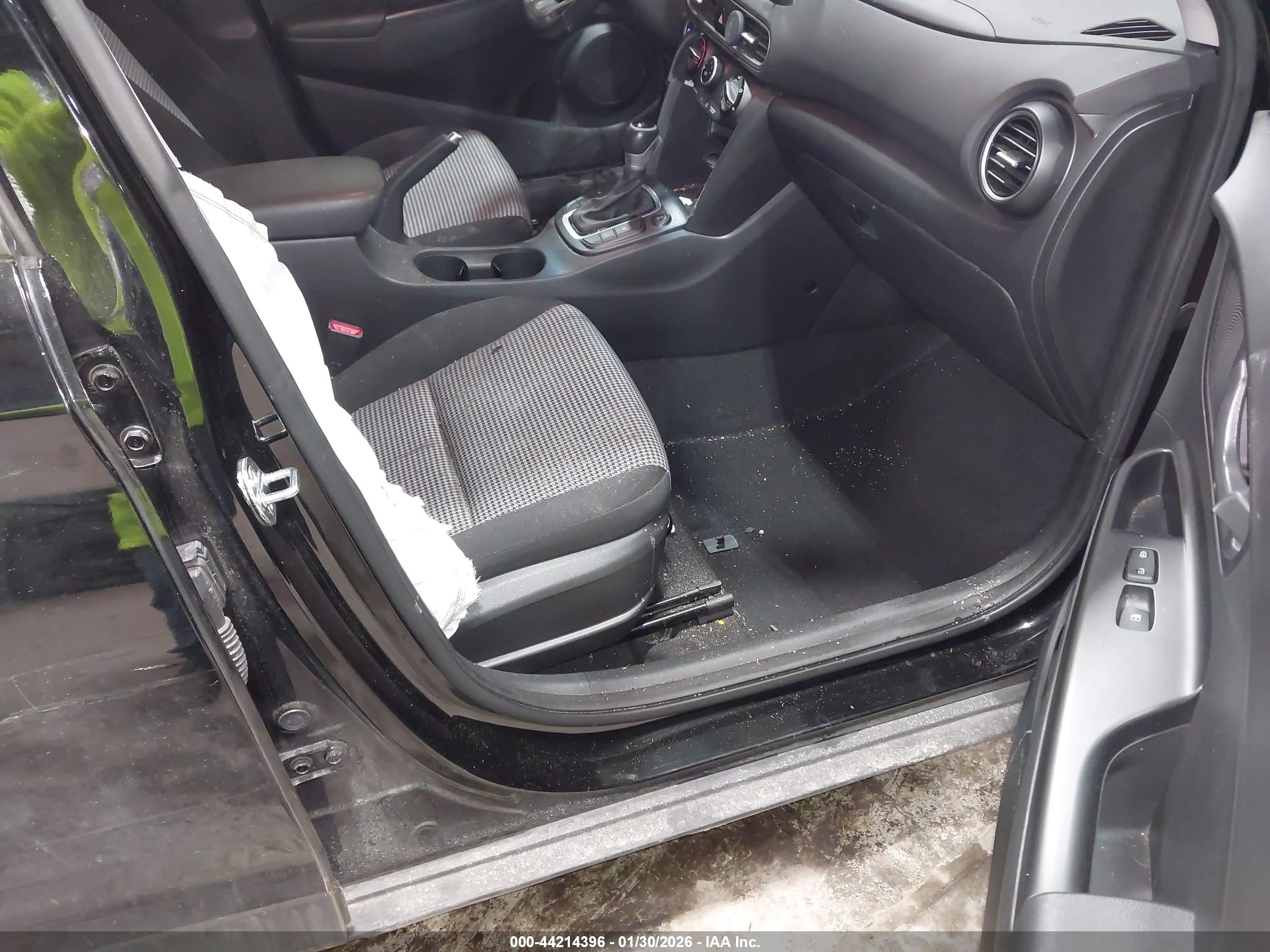 HYUNDAI KONA image 5