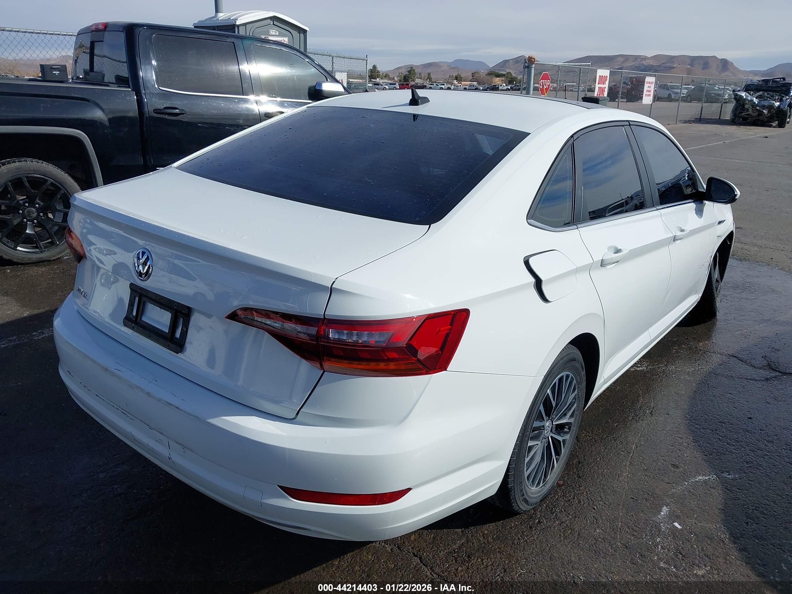 VOLKSWAGEN JETTA image 4