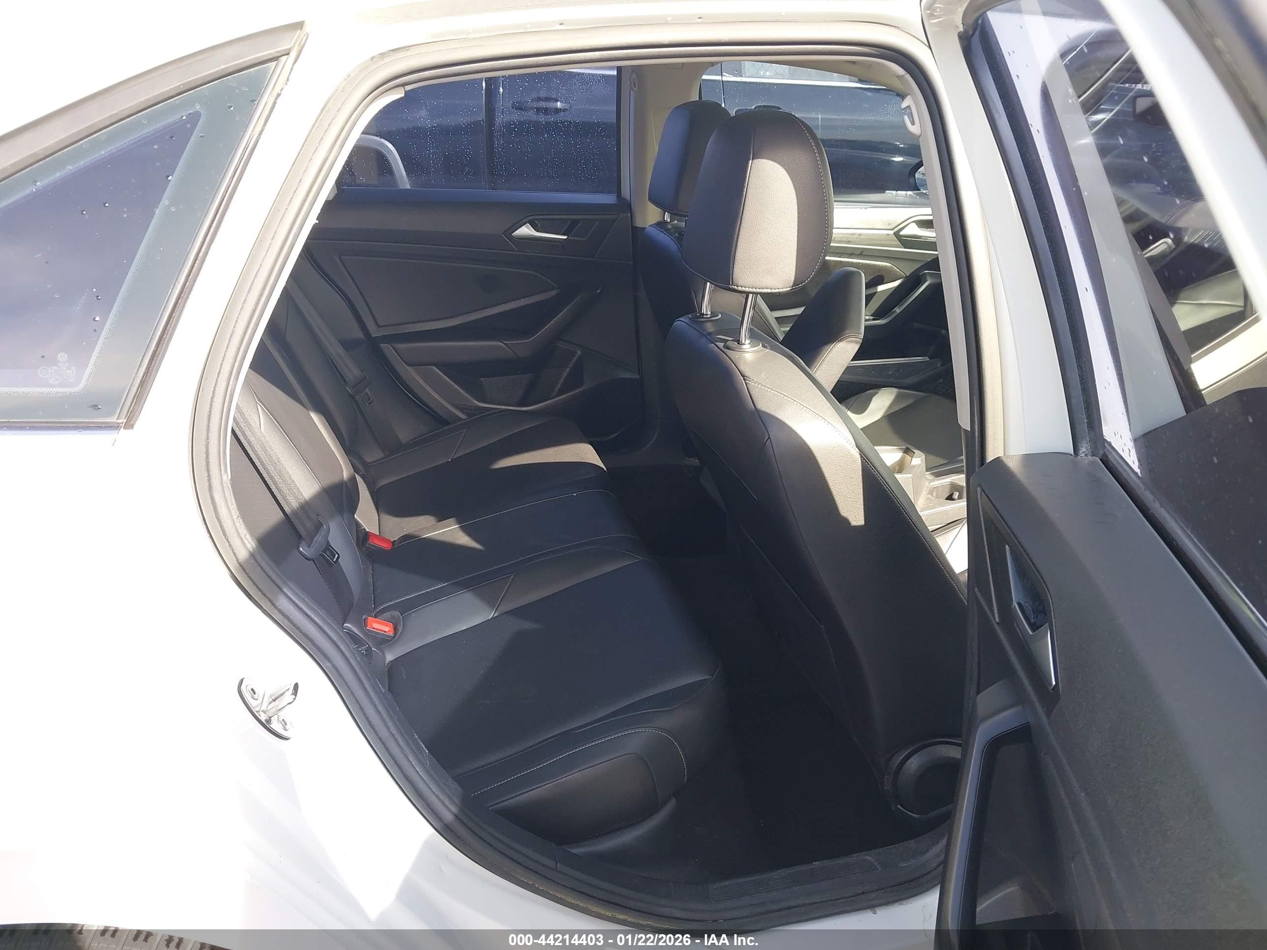 VOLKSWAGEN JETTA image 8