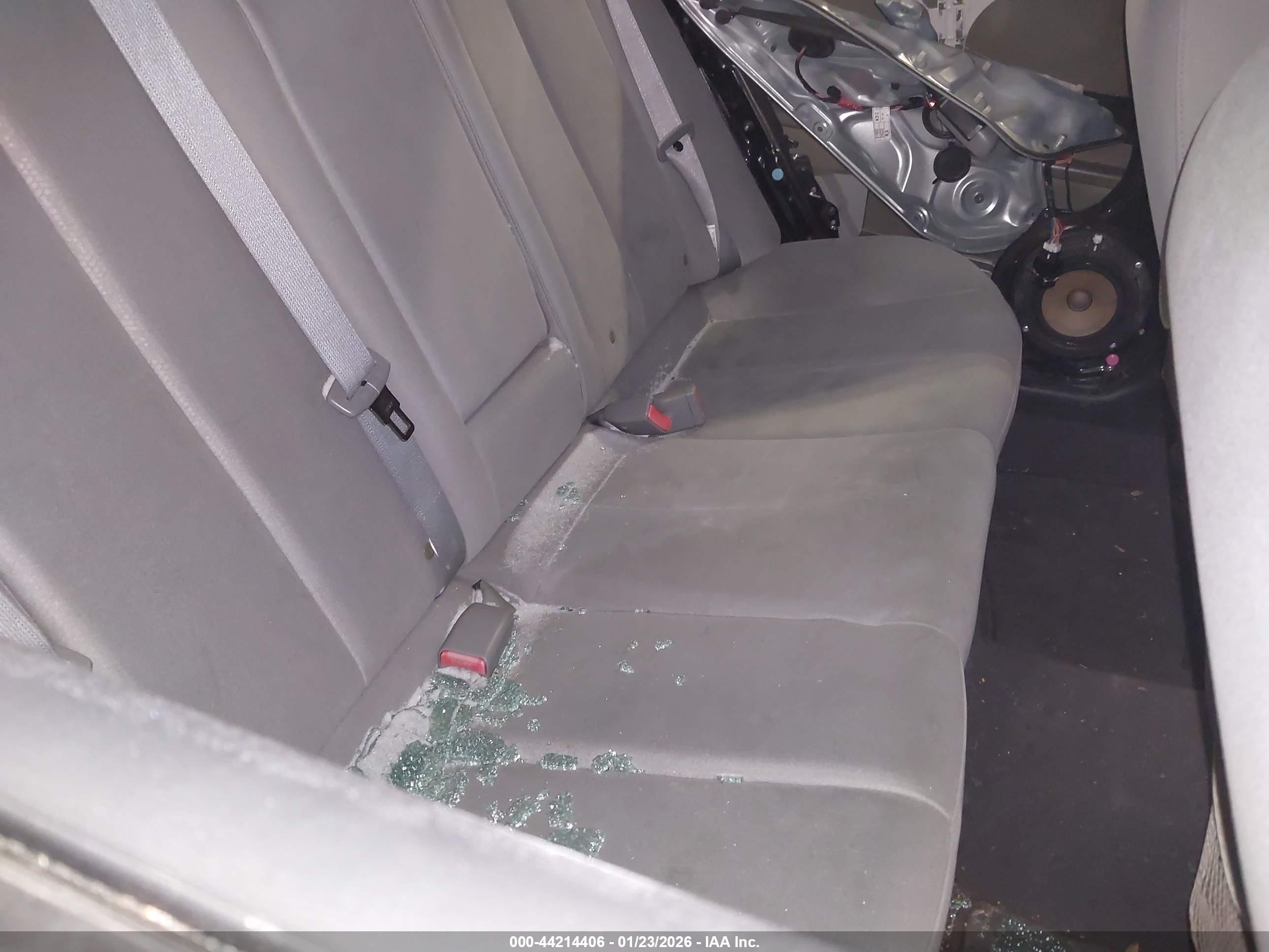 HYUNDAI ELANTRA image 8