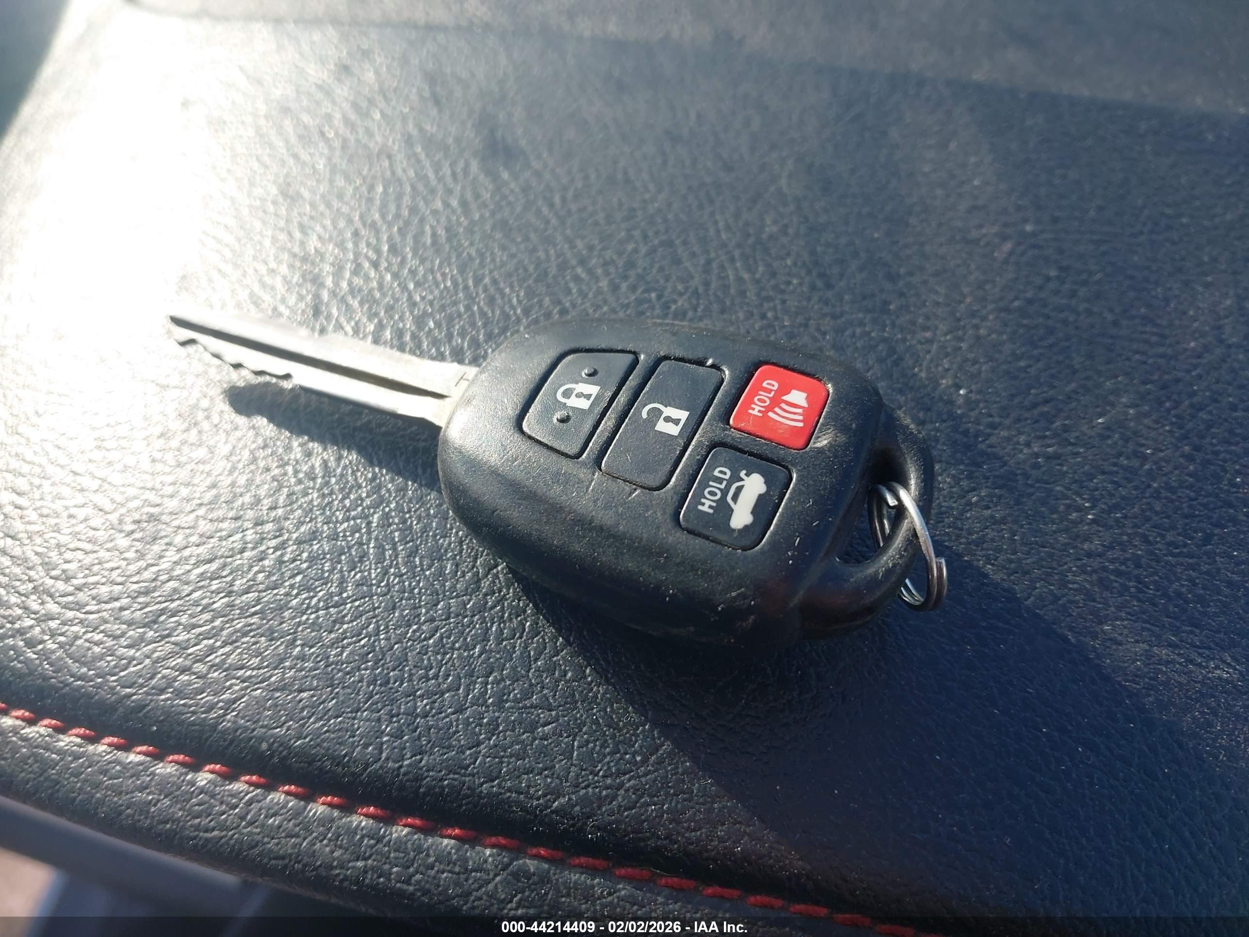 TOYOTA CAMRY image 11