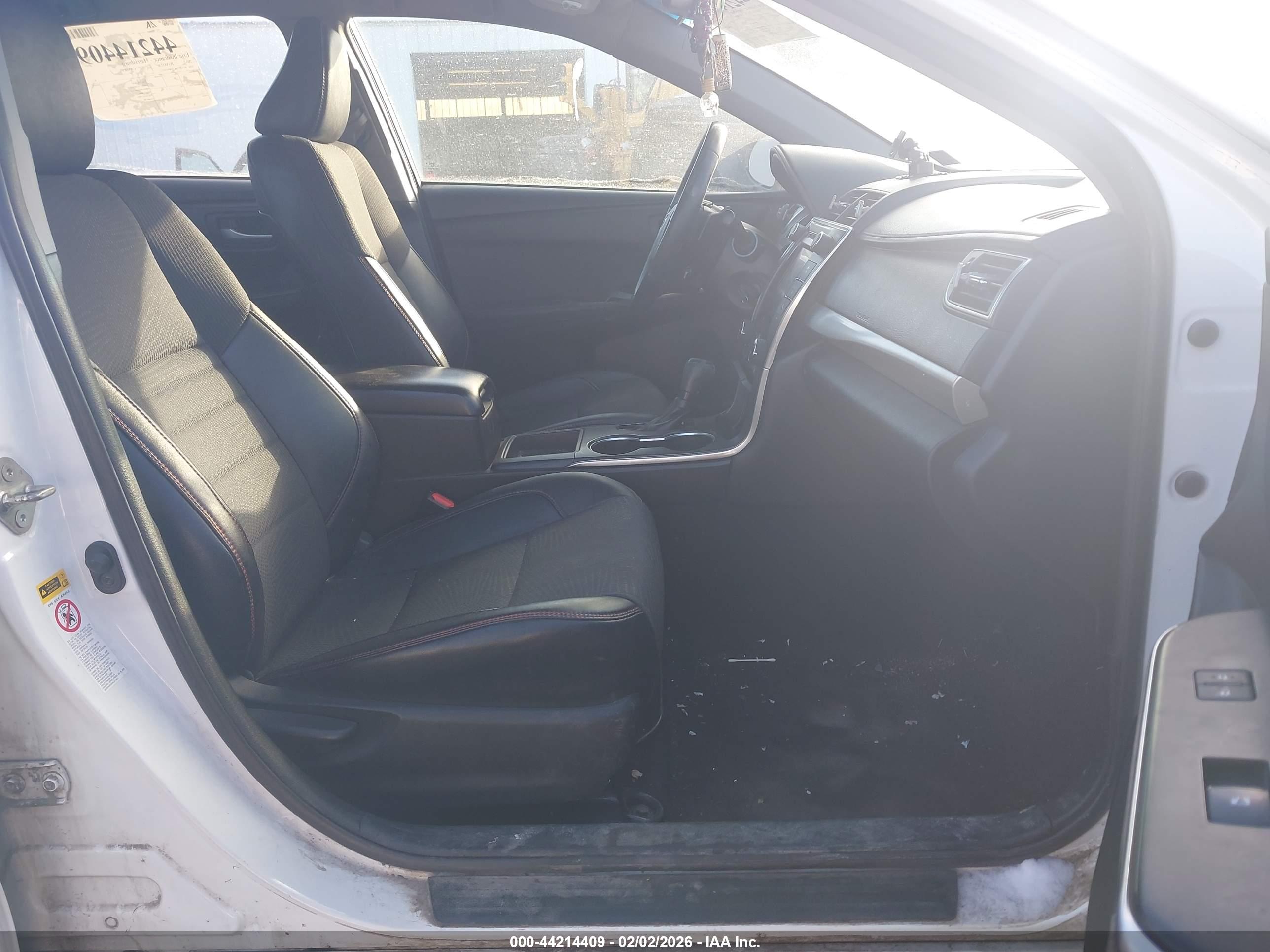 TOYOTA CAMRY image 5