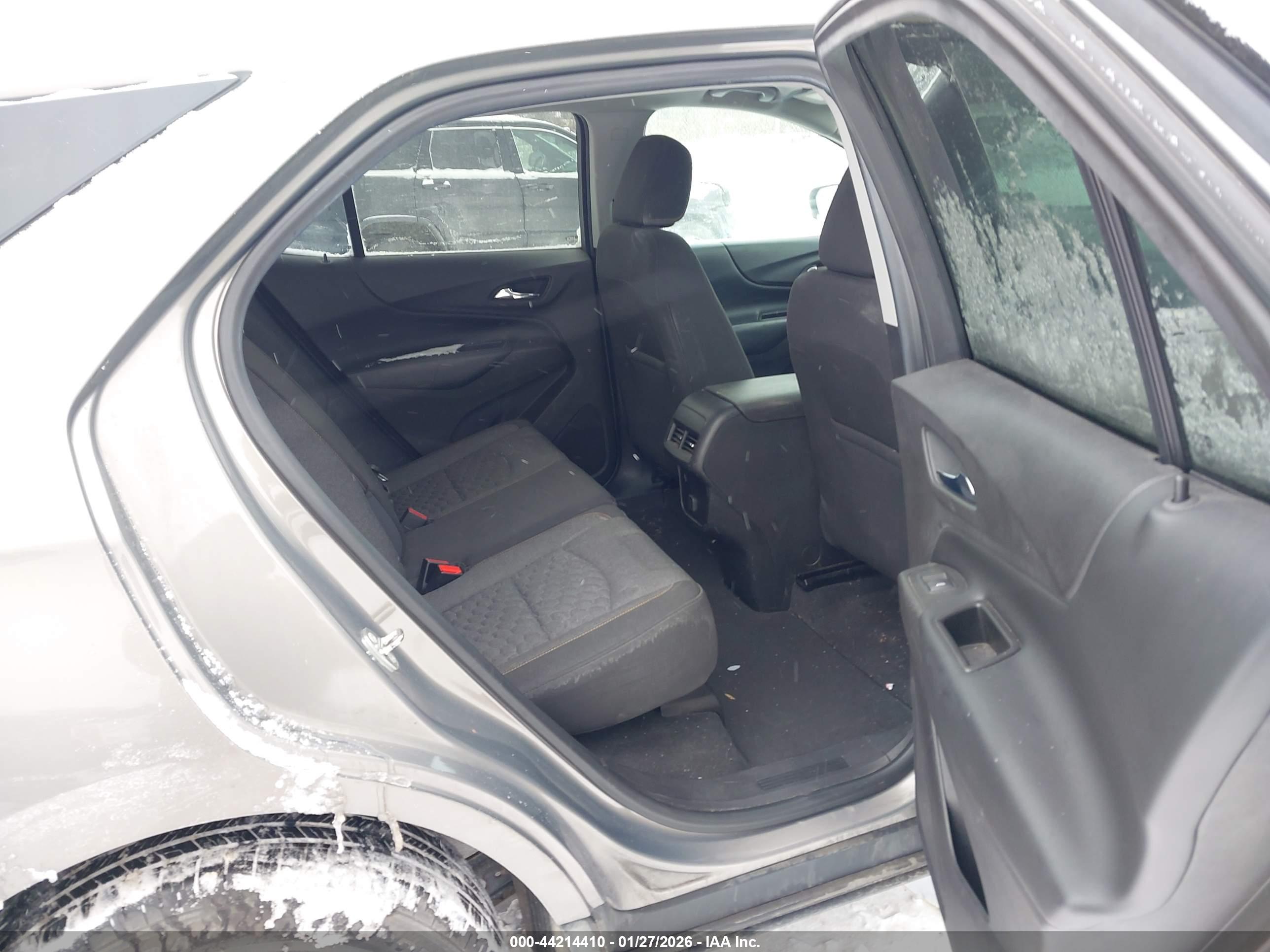 CHEVROLET EQUINOX image 8