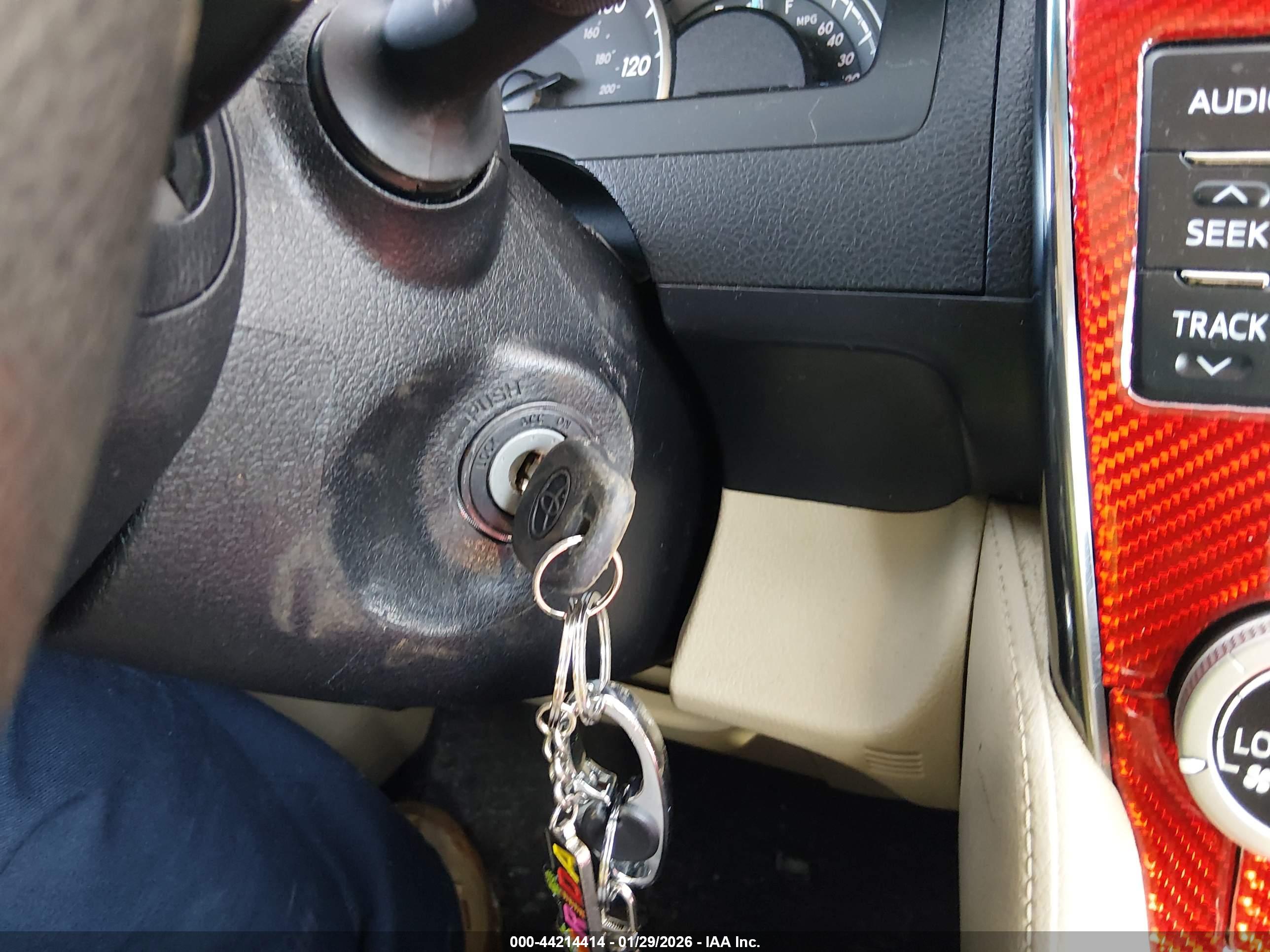 TOYOTA CAMRY image 11