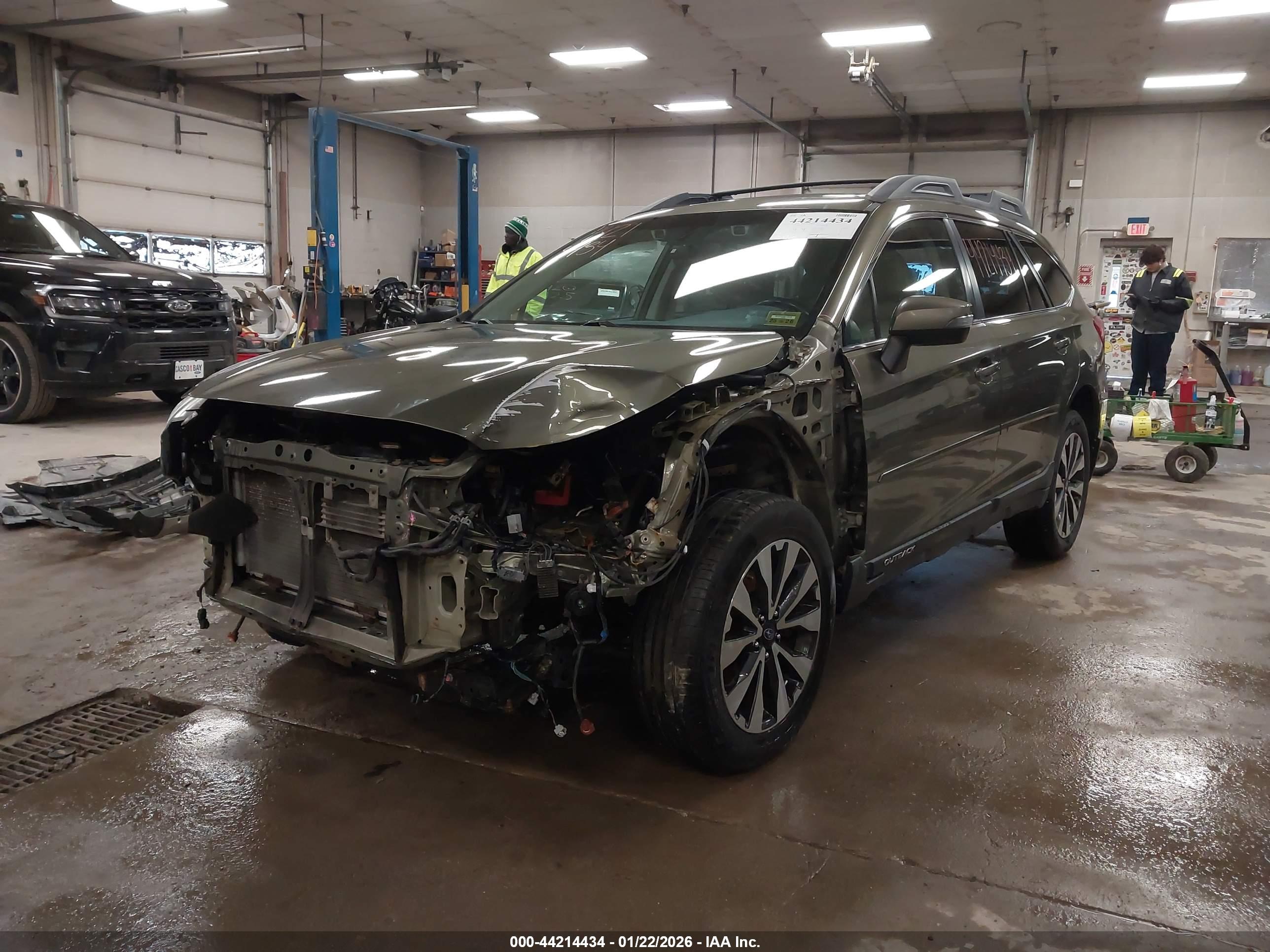 SUBARU OUTBACK image 2