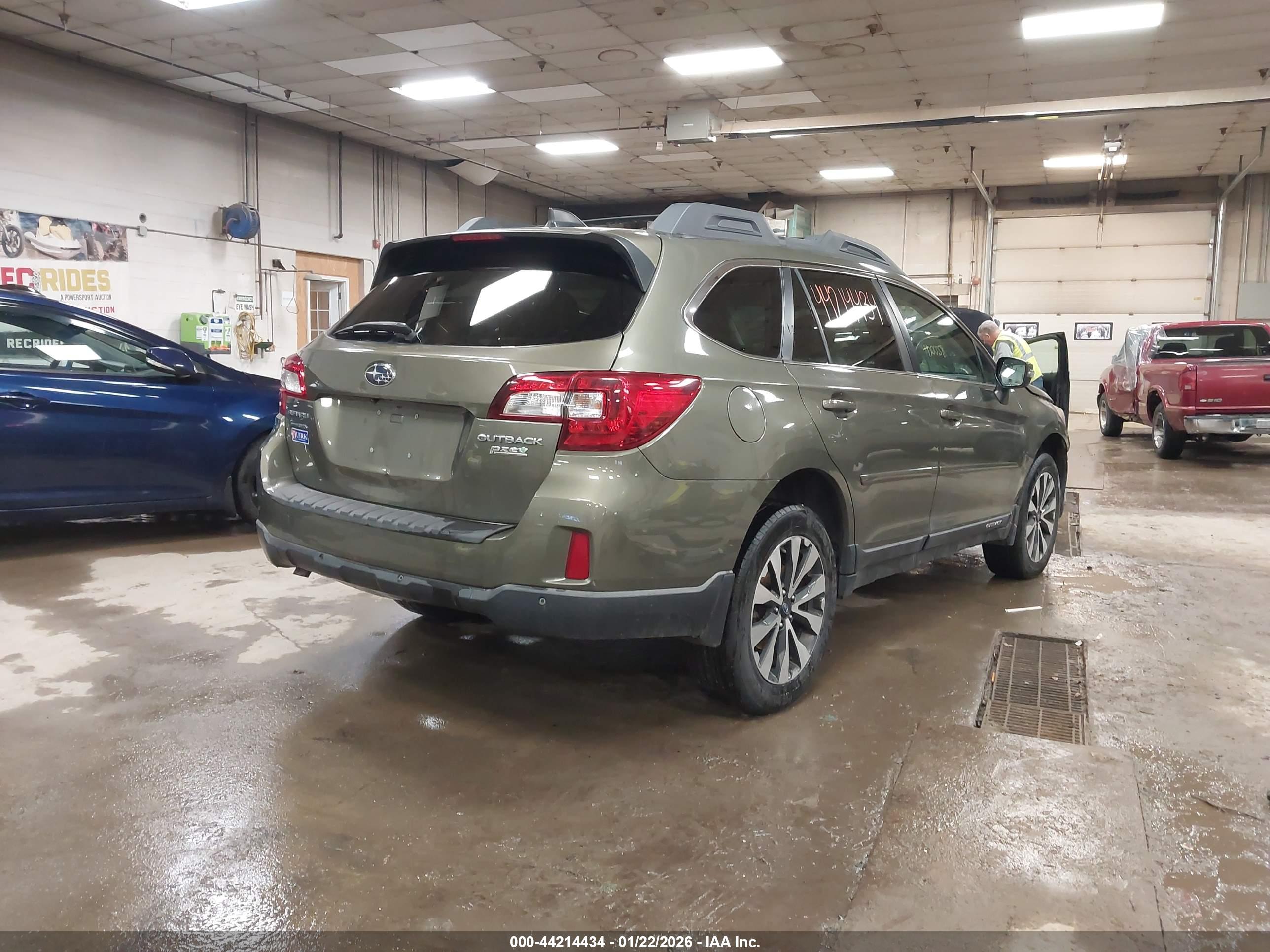SUBARU OUTBACK image 4