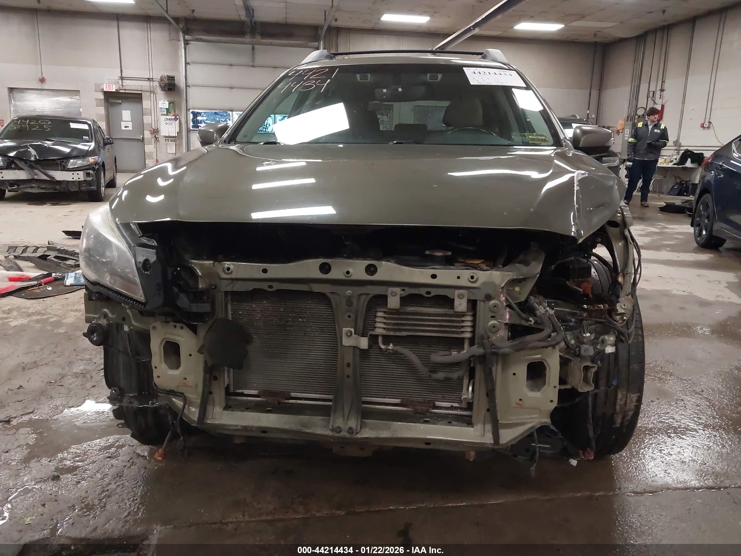 SUBARU OUTBACK image 6