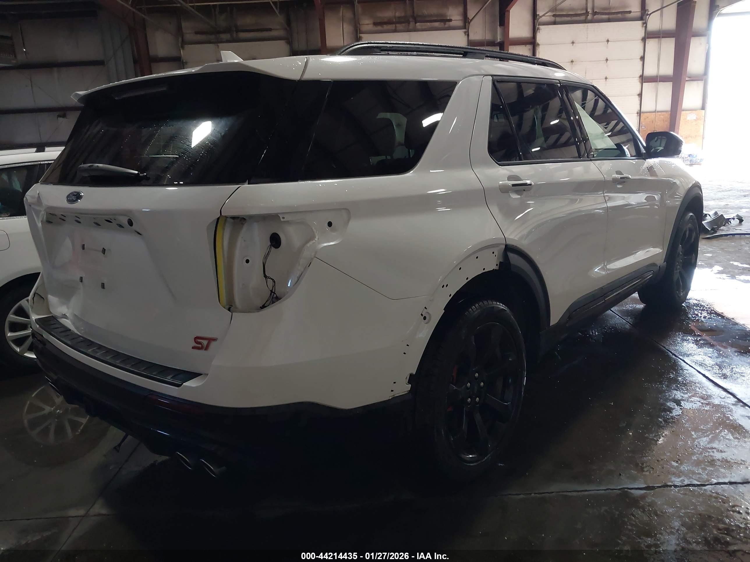 FORD EXPLORER image 4