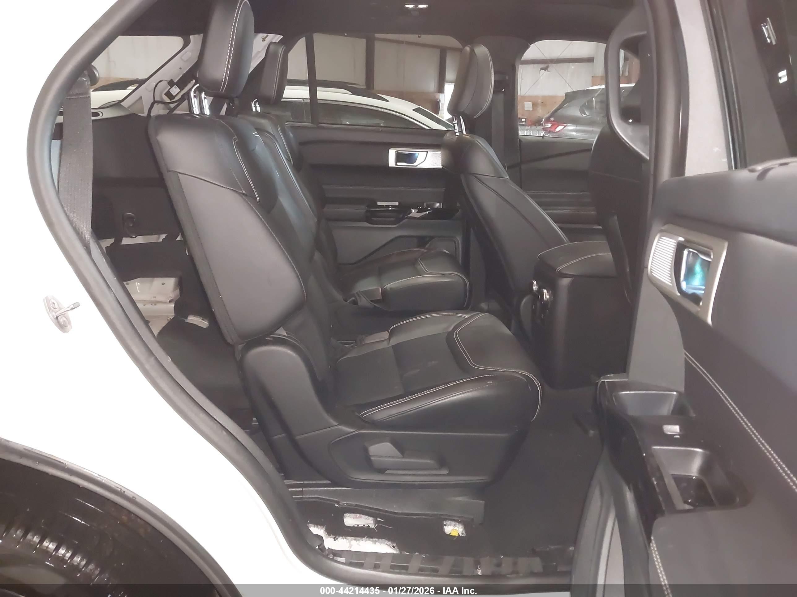 FORD EXPLORER image 8