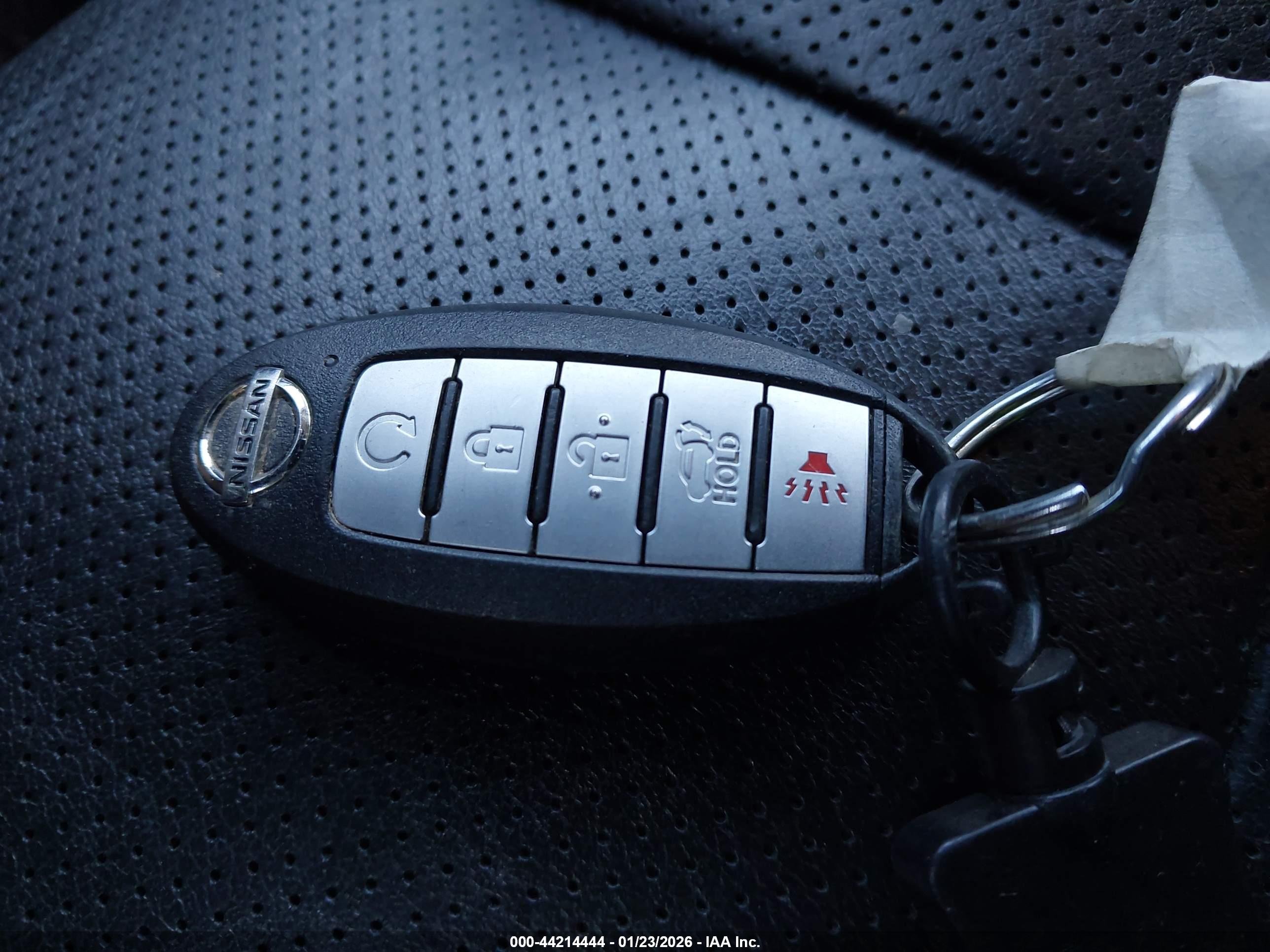 NISSAN ROGUE image 11