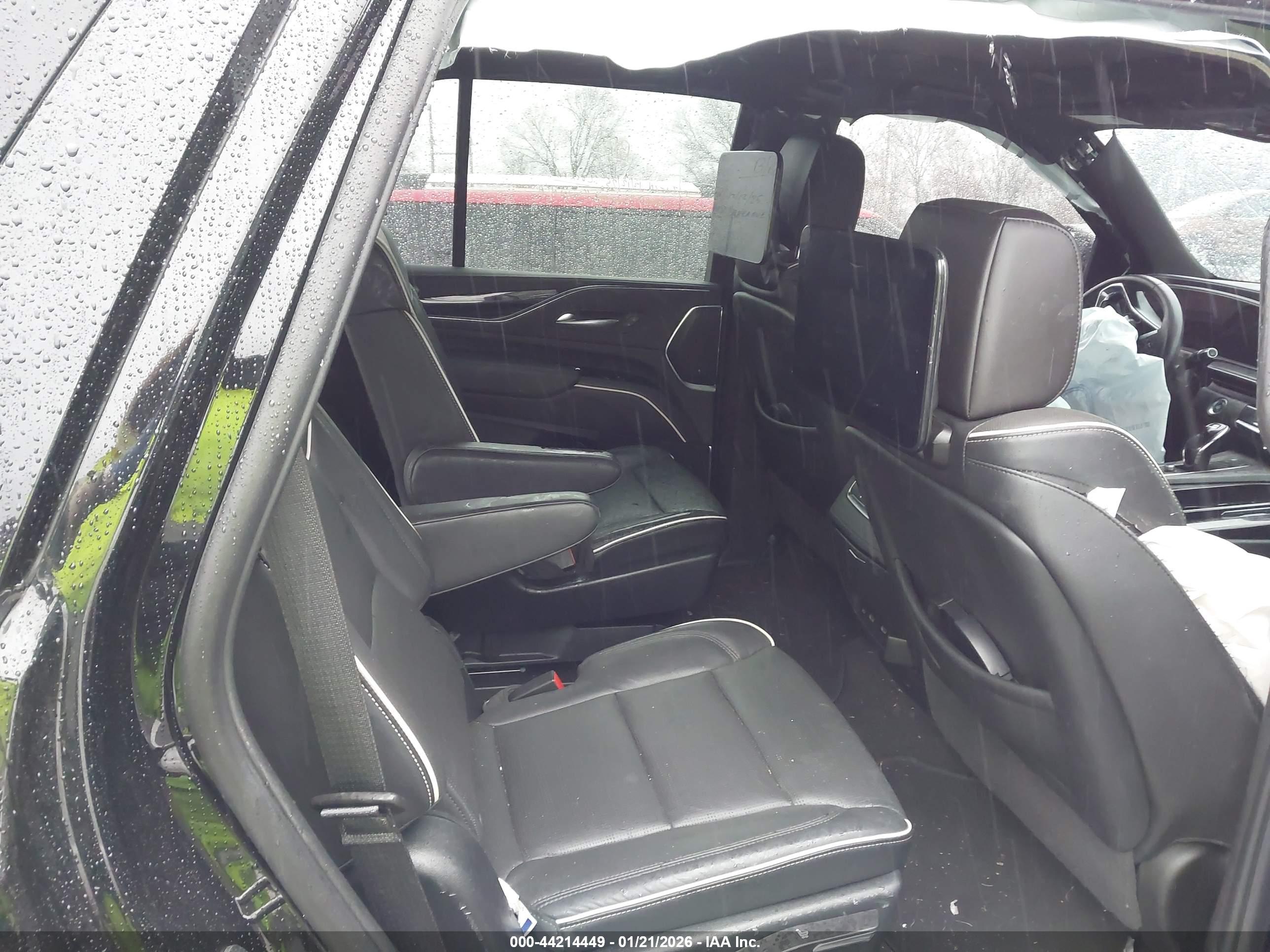 CADILLAC ESCALADE image 8